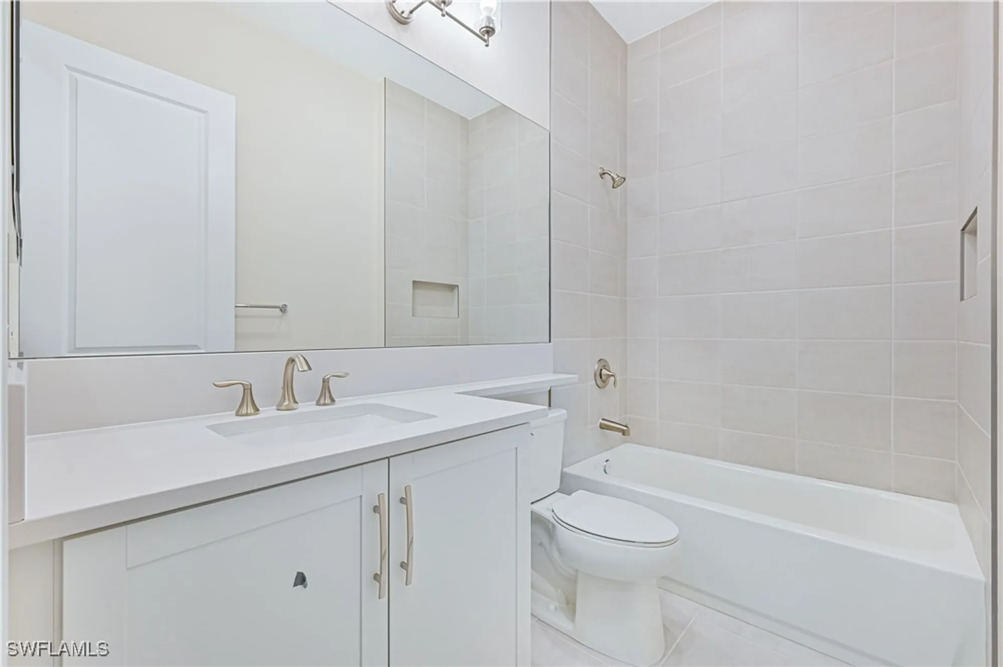Property Slideshow image 28 of 50 | 14343 hogarth pl, Fort Myers, FL, 33905
