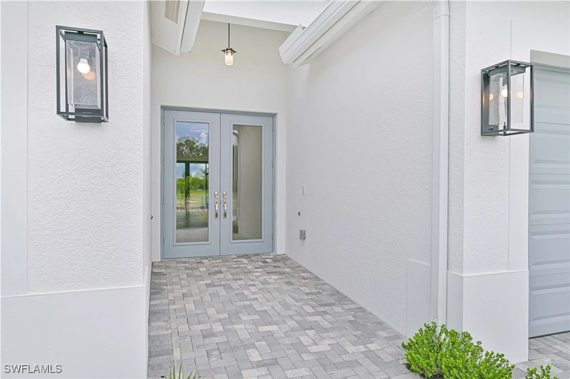 Property Slideshow image 3 of 50 | 14343 hogarth pl, Fort Myers, FL, 33905