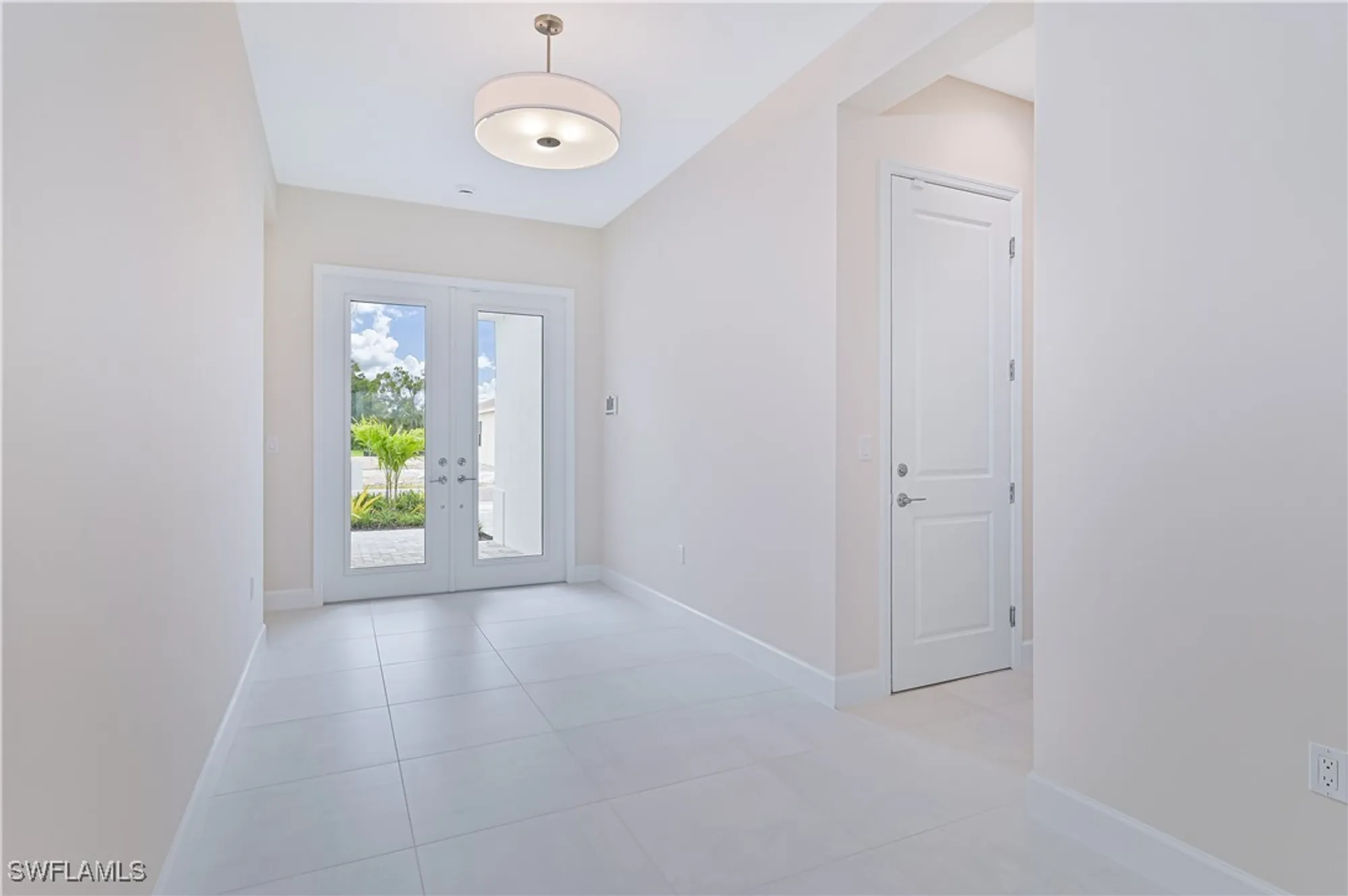 Property Slideshow image 5 of 50 | 14343 hogarth pl, Fort Myers, FL, 33905