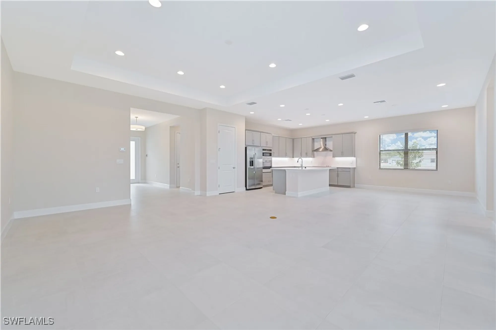 Property Slideshow image 7 of 50 | 14343 hogarth pl, Fort Myers, FL, 33905