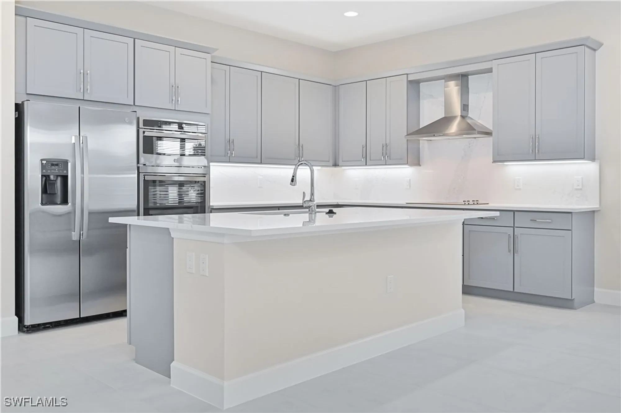 Property Slideshow image 8 of 50 | 14343 hogarth pl, Fort Myers, FL, 33905