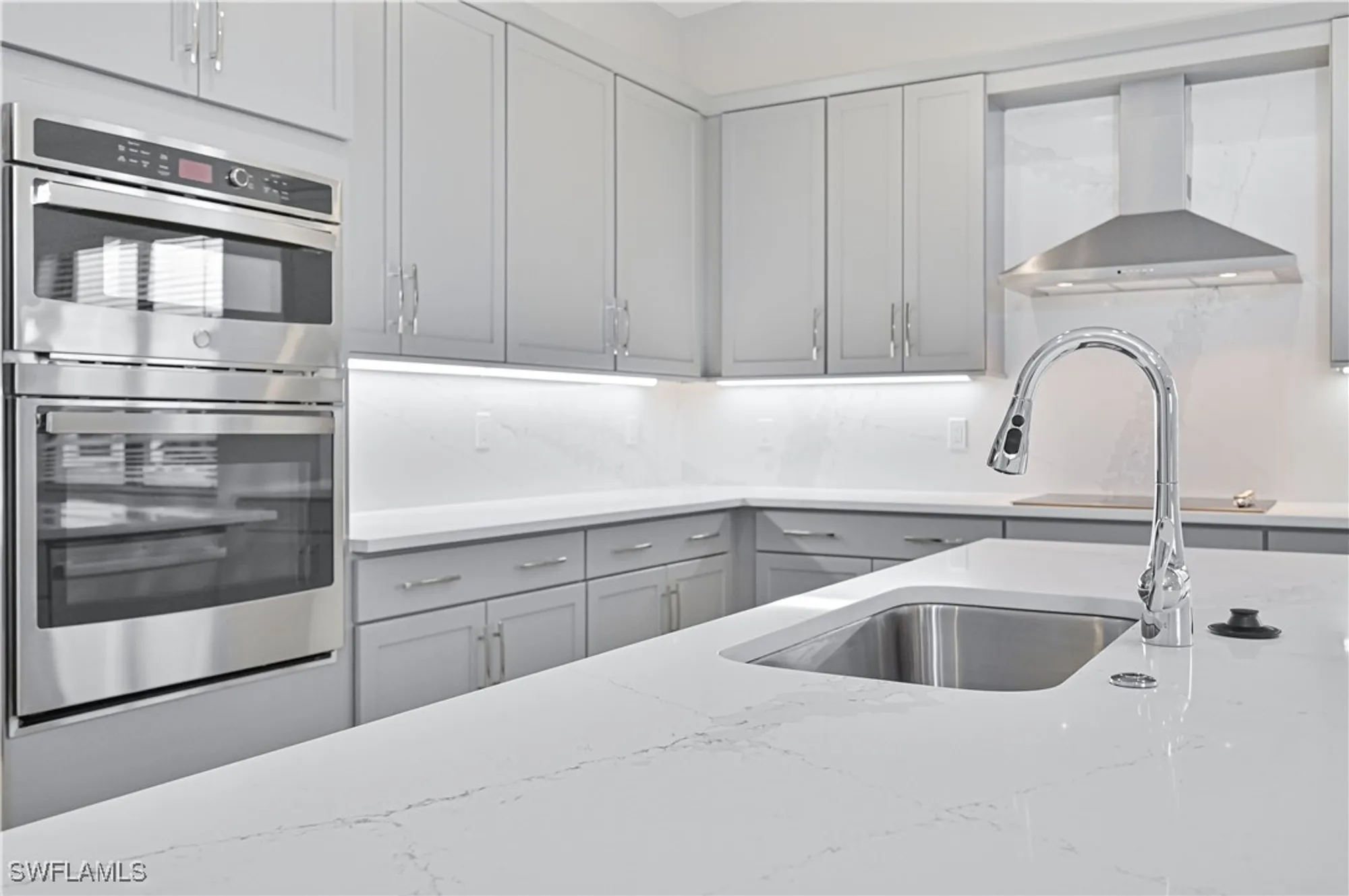 Property Slideshow image 9 of 50 | 14343 hogarth pl, Fort Myers, FL, 33905