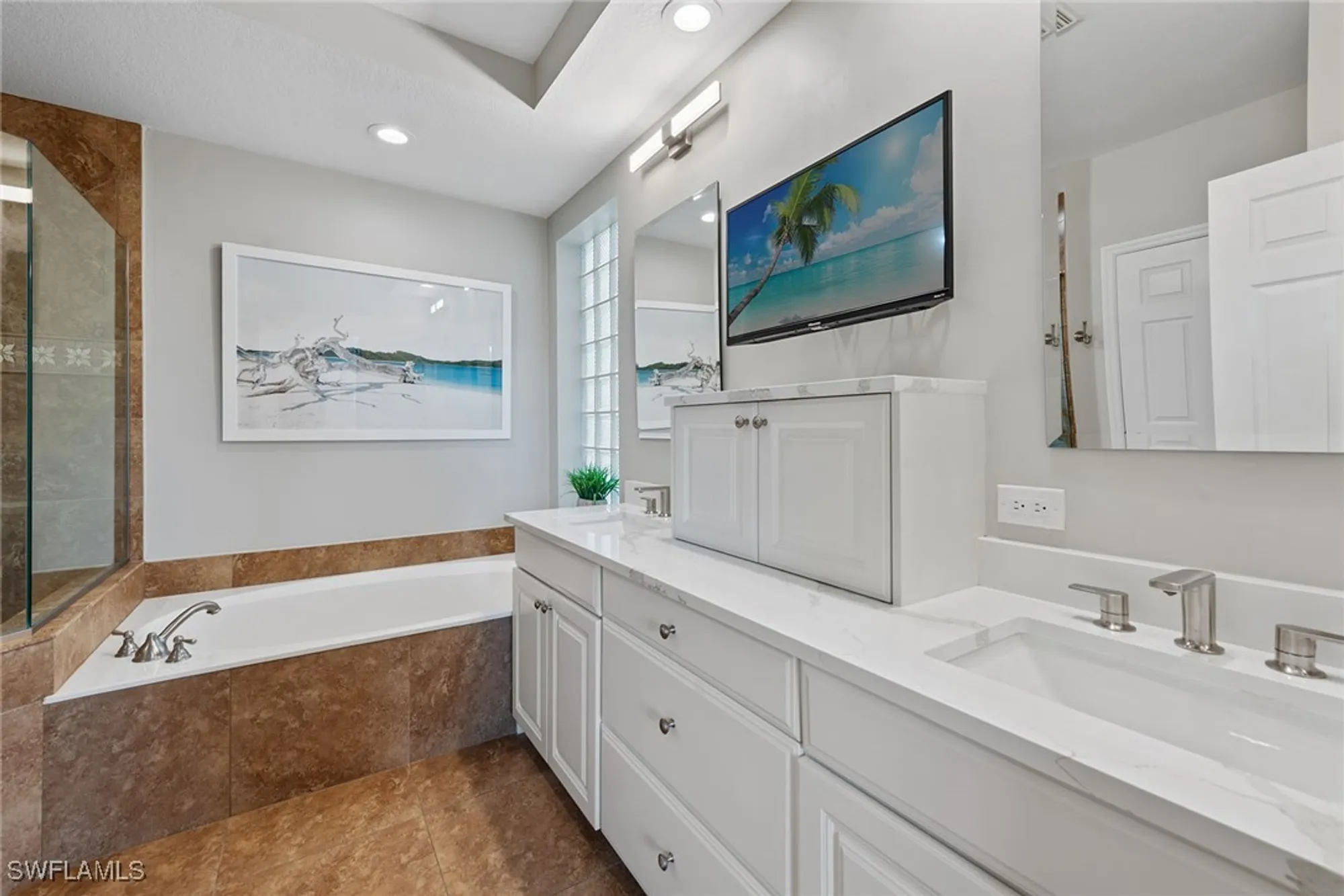 Property Slideshow image 16 of 50 | 8540 pepper tree way, Naples, FL, 34114