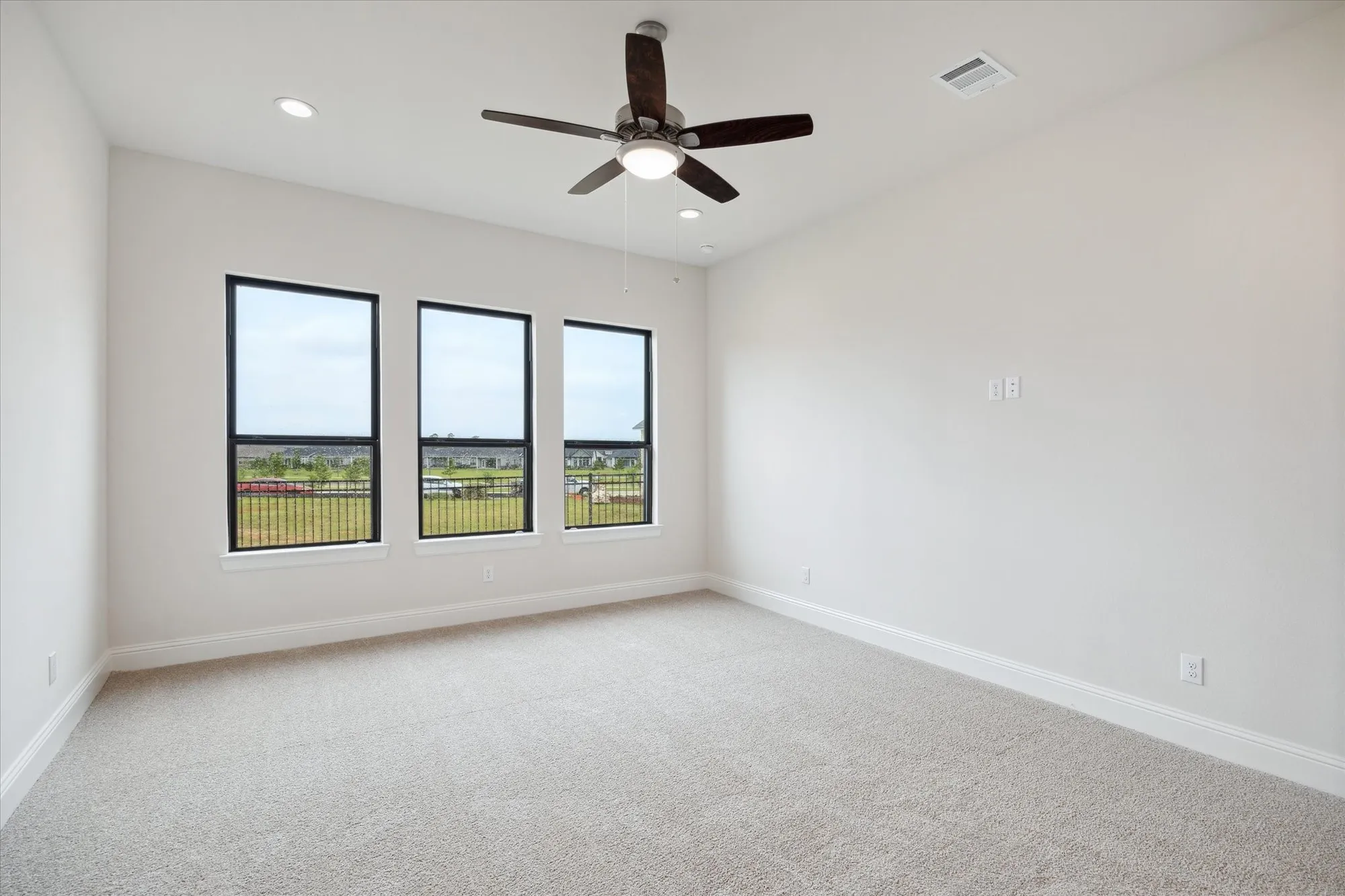 Property Slideshow image 16 of 40 | 14015 hawk vista ct, Willis, TX, 77318