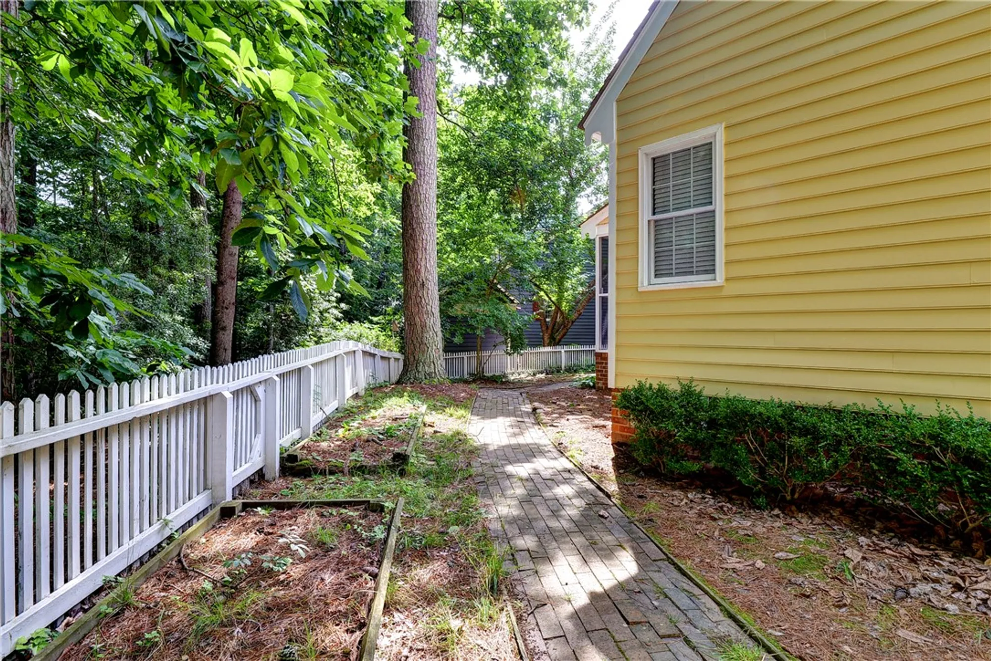 Property Slideshow image 11 of 44 | 110 thomas gates, Williamsburg, VA, 23185