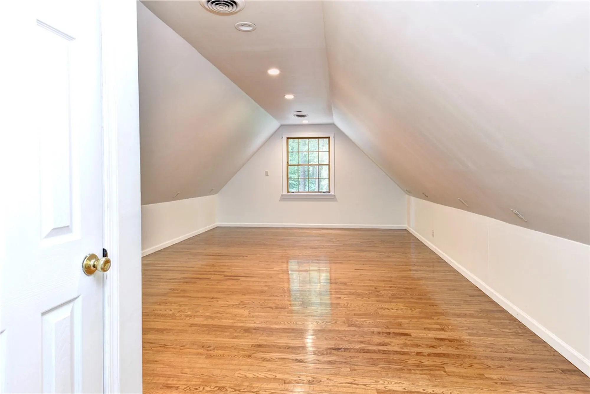 Property Slideshow image 37 of 44 | 110 thomas gates, Williamsburg, VA, 23185