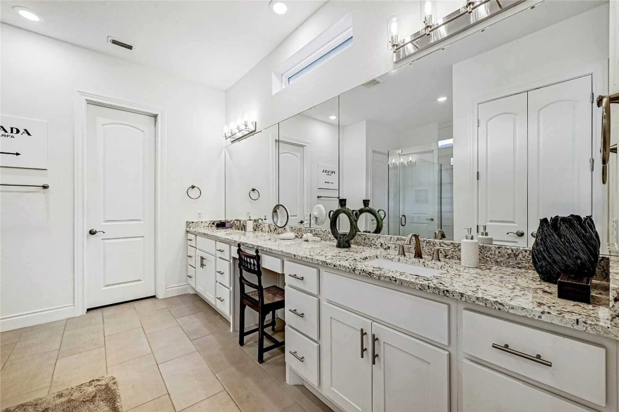 Property Slideshow image 17 of 32 | 120 delfino pl, Horseshoe Bay, TX, 78657