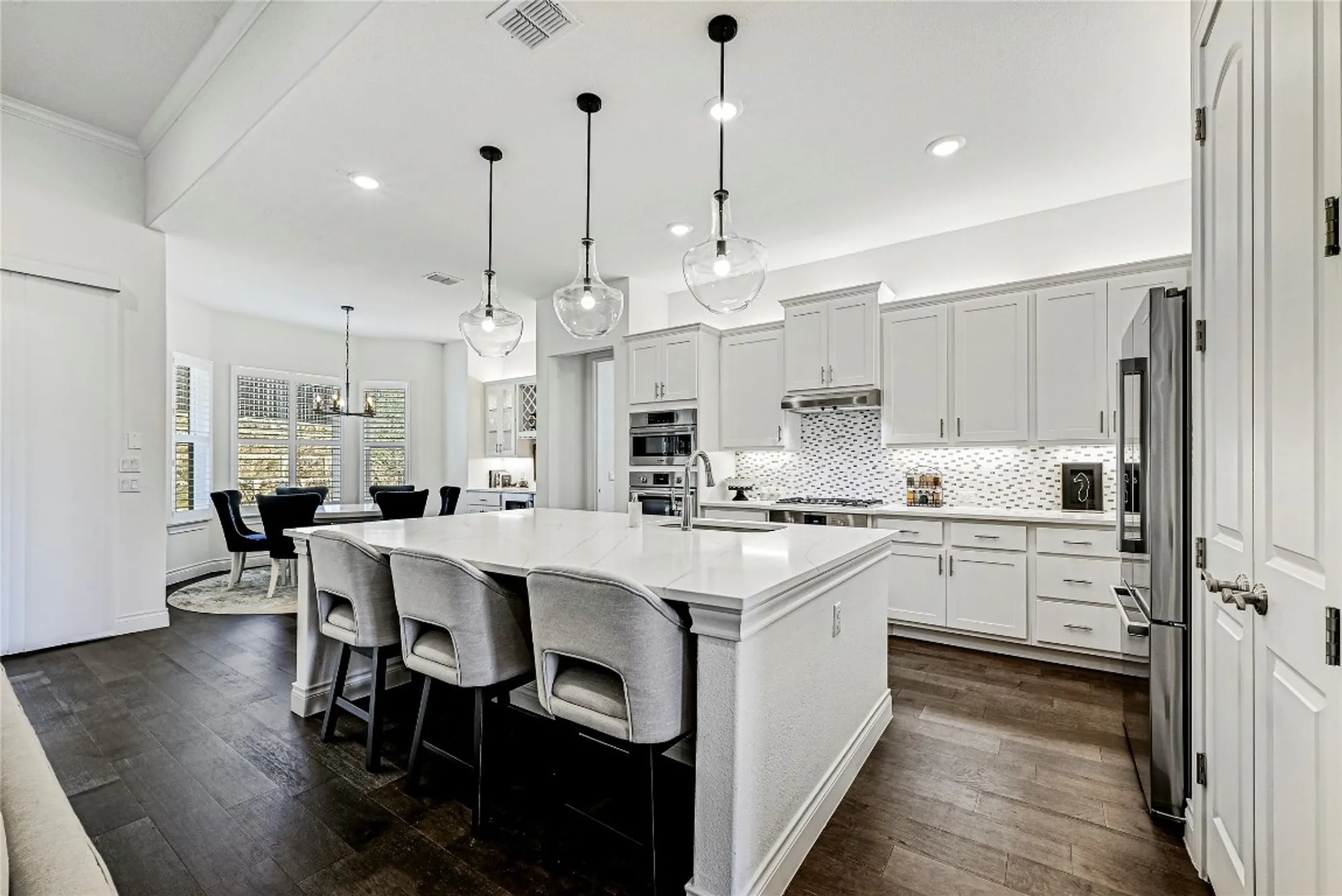 Property Slideshow image 10 of 32 | 120 delfino pl, Horseshoe Bay, TX, 78657