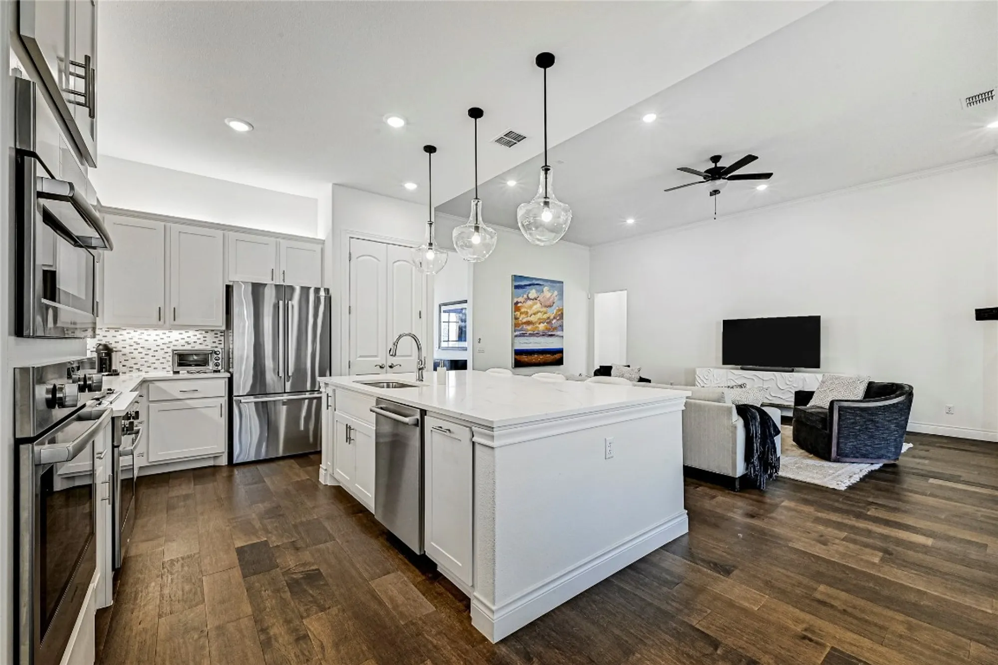 Property Slideshow image 12 of 32 | 120 delfino pl, Horseshoe Bay, TX, 78657