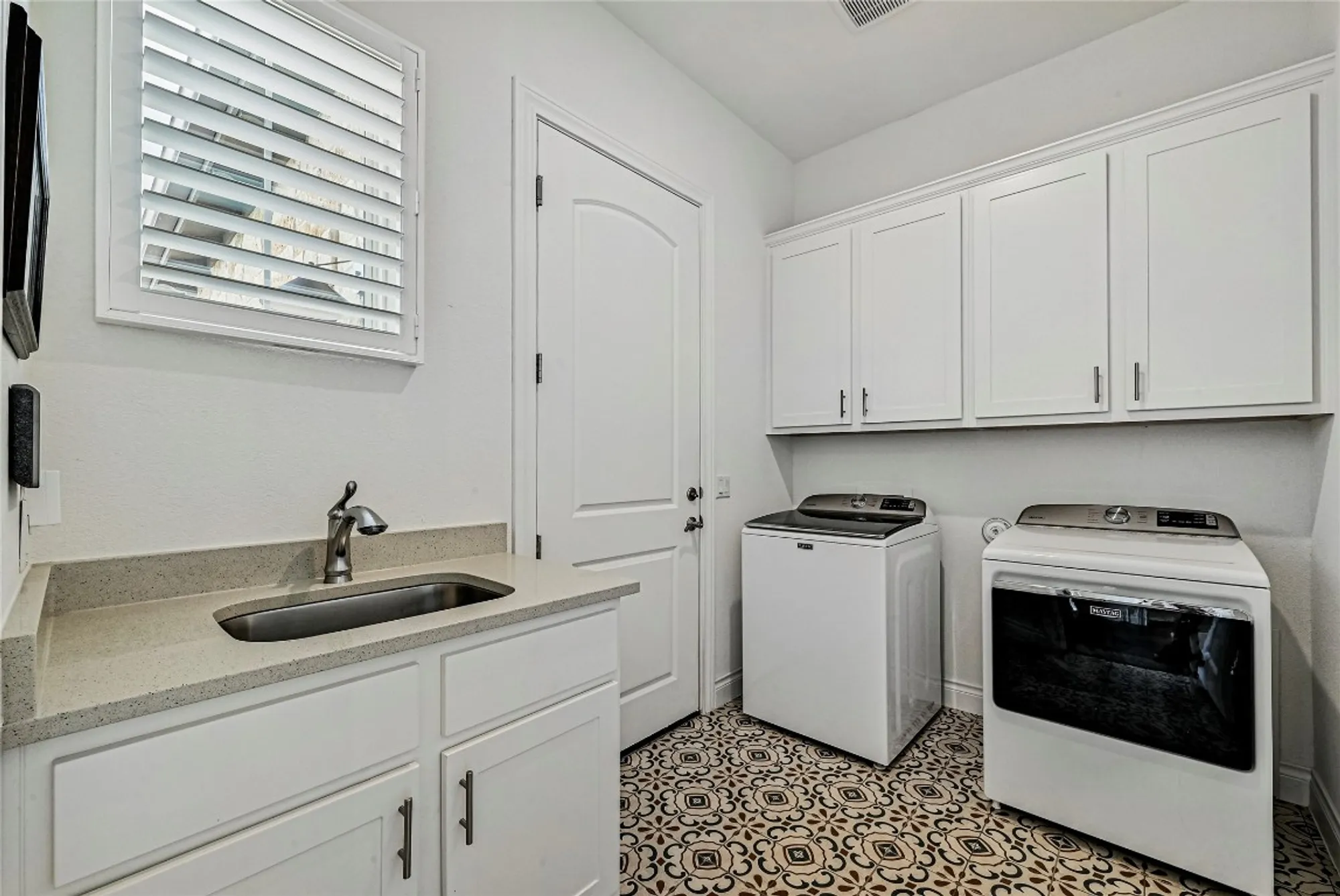 Property Slideshow image 26 of 32 | 120 delfino pl, Horseshoe Bay, TX, 78657