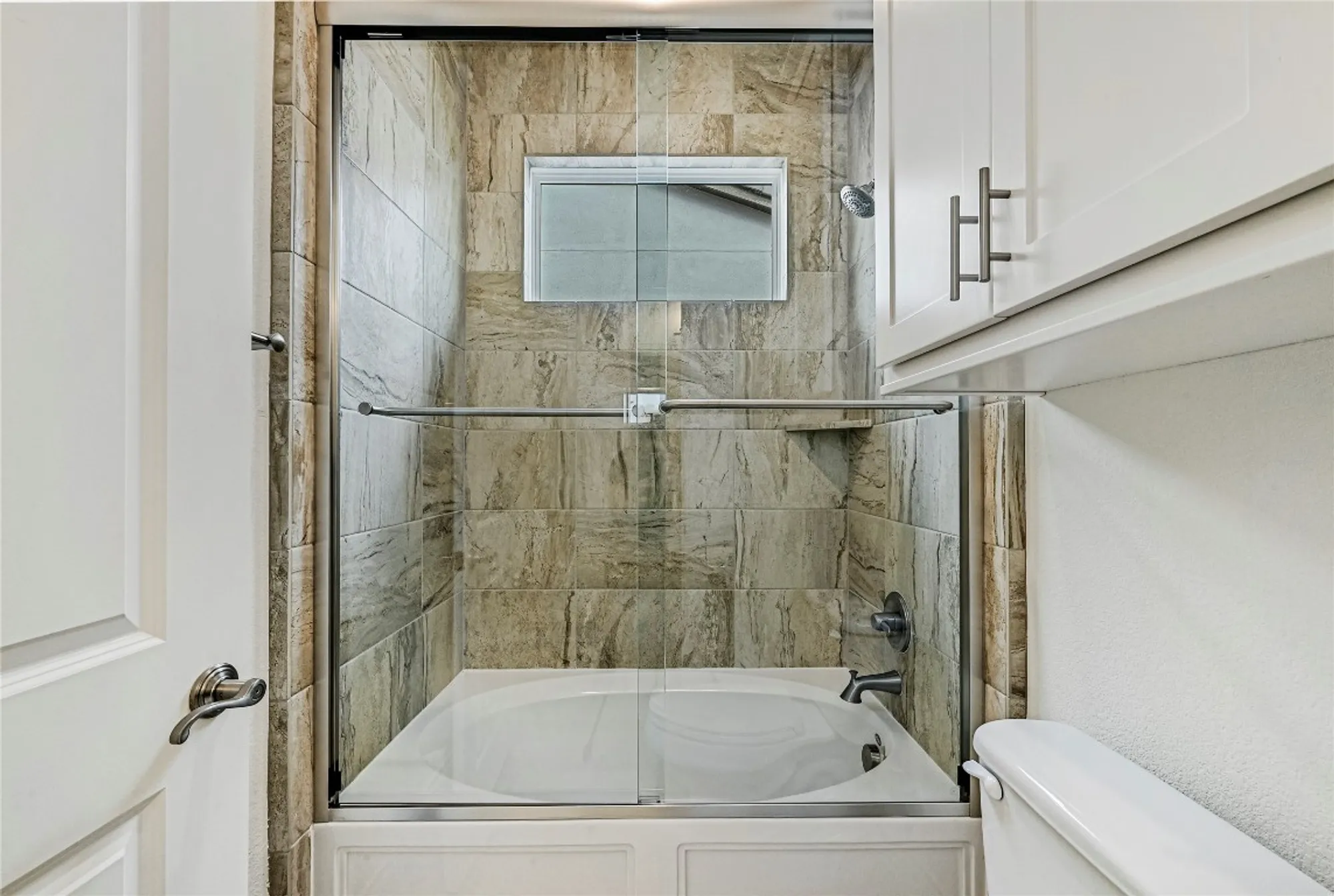 Property Slideshow image 23 of 32 | 120 delfino pl, Horseshoe Bay, TX, 78657