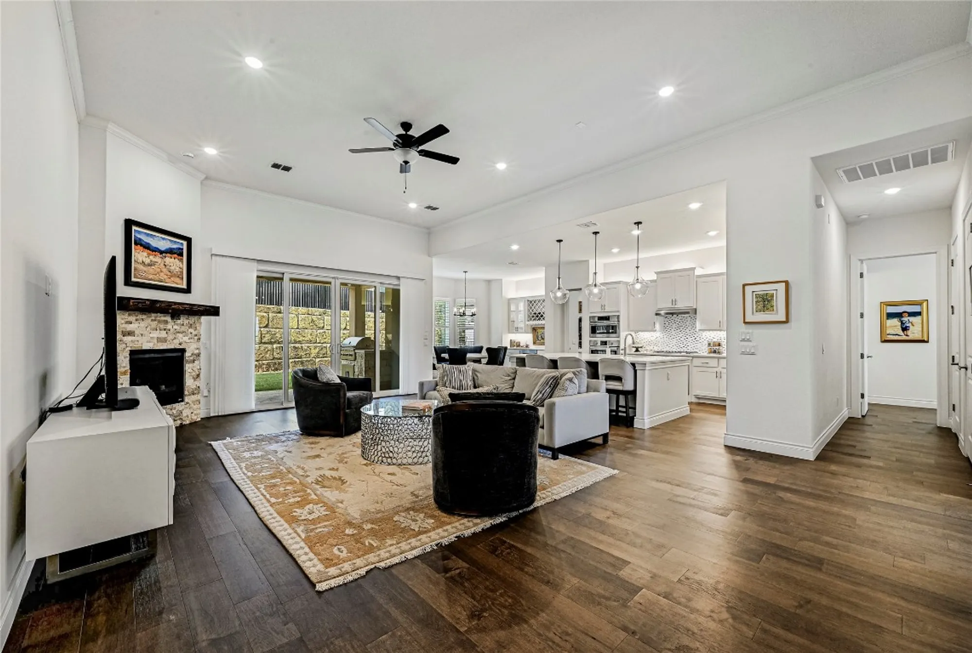 Property Slideshow image 8 of 32 | 120 delfino pl, Horseshoe Bay, TX, 78657