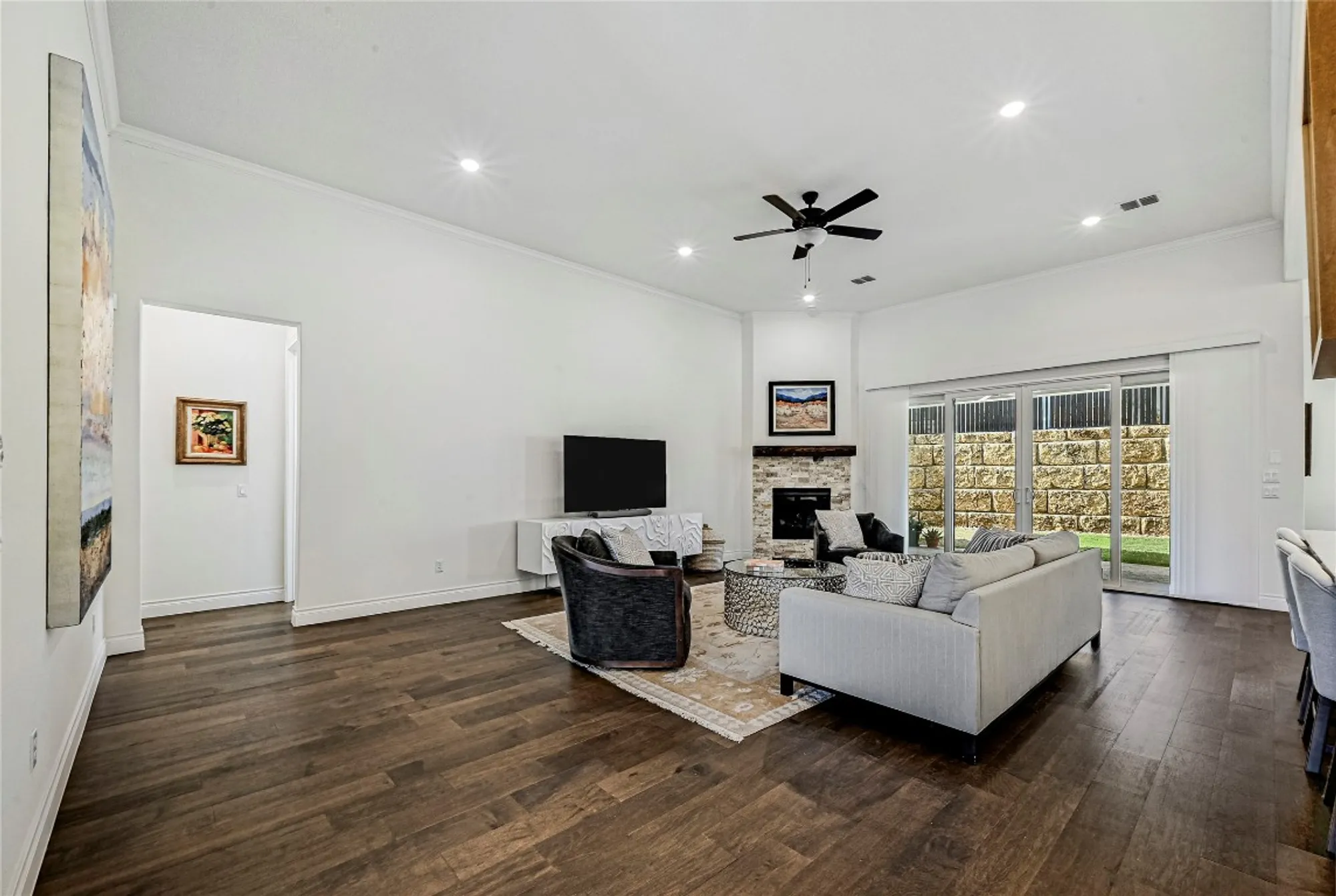 Property Slideshow image 9 of 32 | 120 delfino pl, Horseshoe Bay, TX, 78657