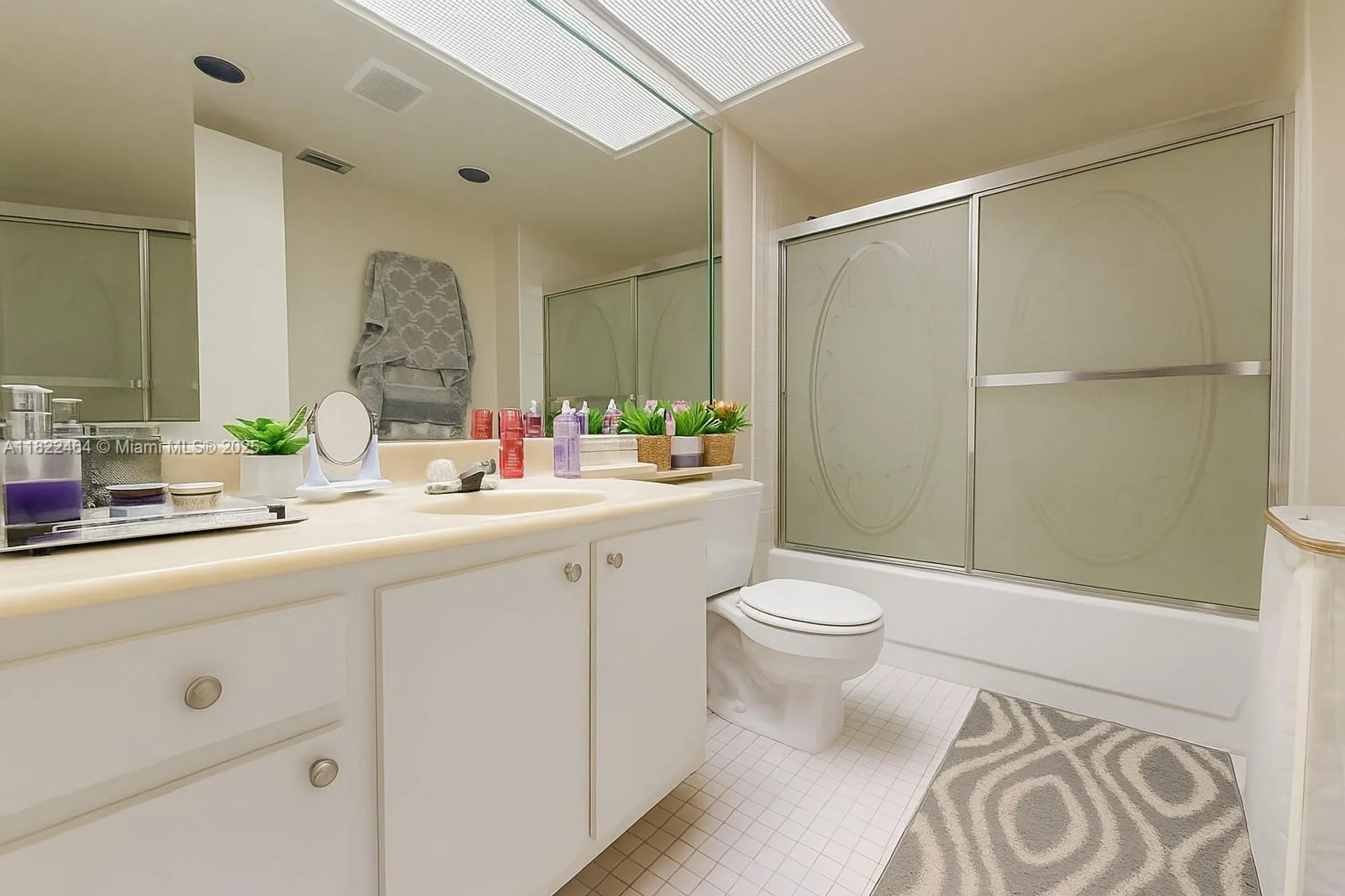 Property Slideshow image 10 of 17 | 12500 sw 5th ct m112, Pembroke Pines, FL, 33027