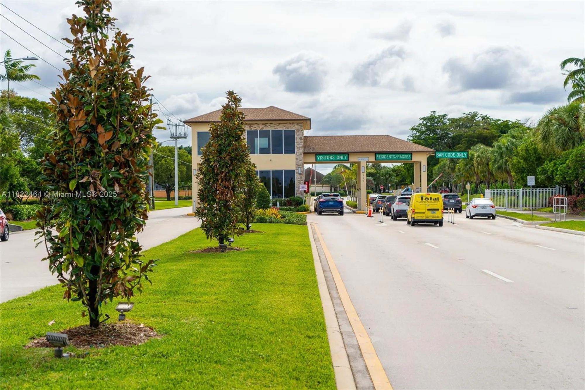 Property Slideshow image 13 of 17 | 12500 sw 5th ct m112, Pembroke Pines, FL, 33027