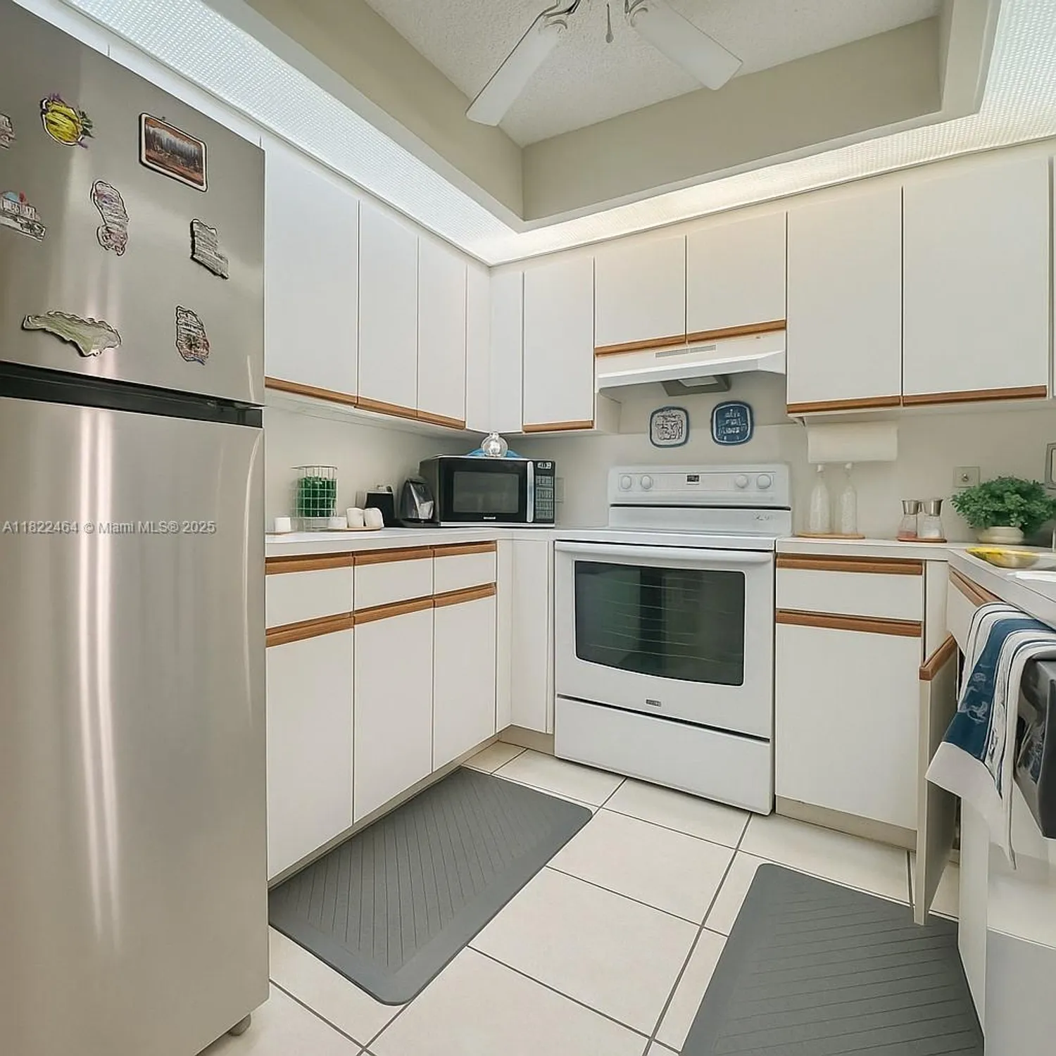 Property Slideshow image 5 of 17 | 12500 sw 5th ct m112, Pembroke Pines, FL, 33027