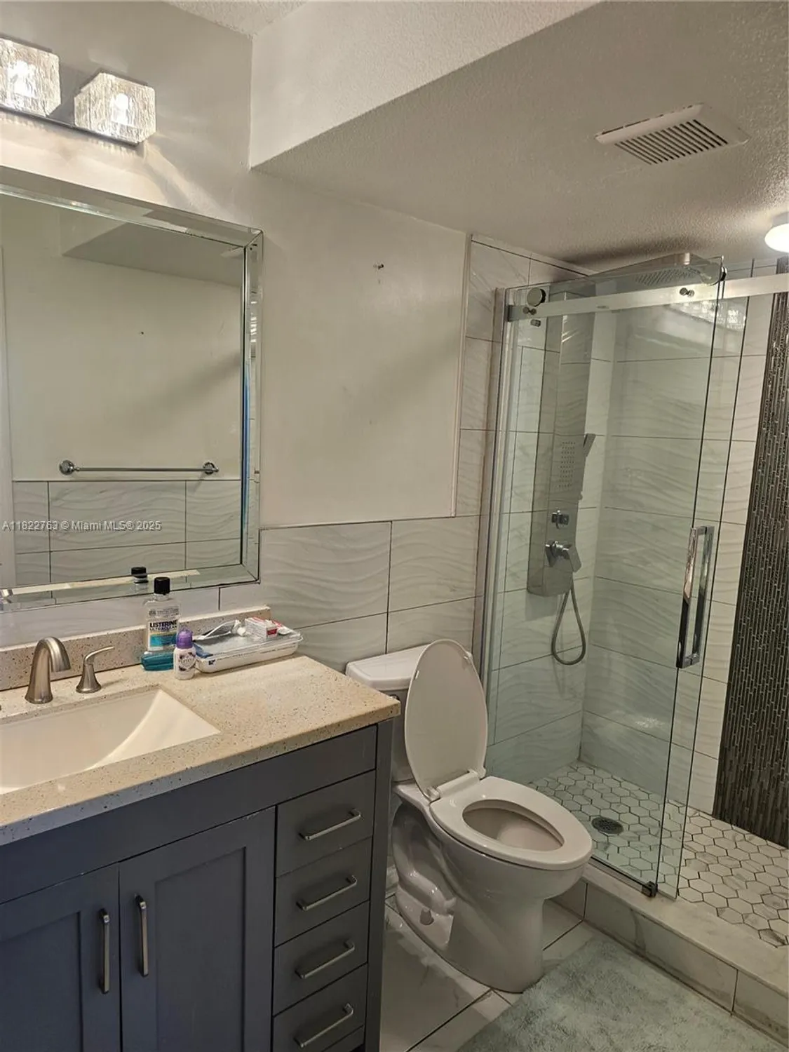 Property Slideshow image 7 of 13 | 3551 inverrary dr apt 304, Lauderhill, FL, 33319