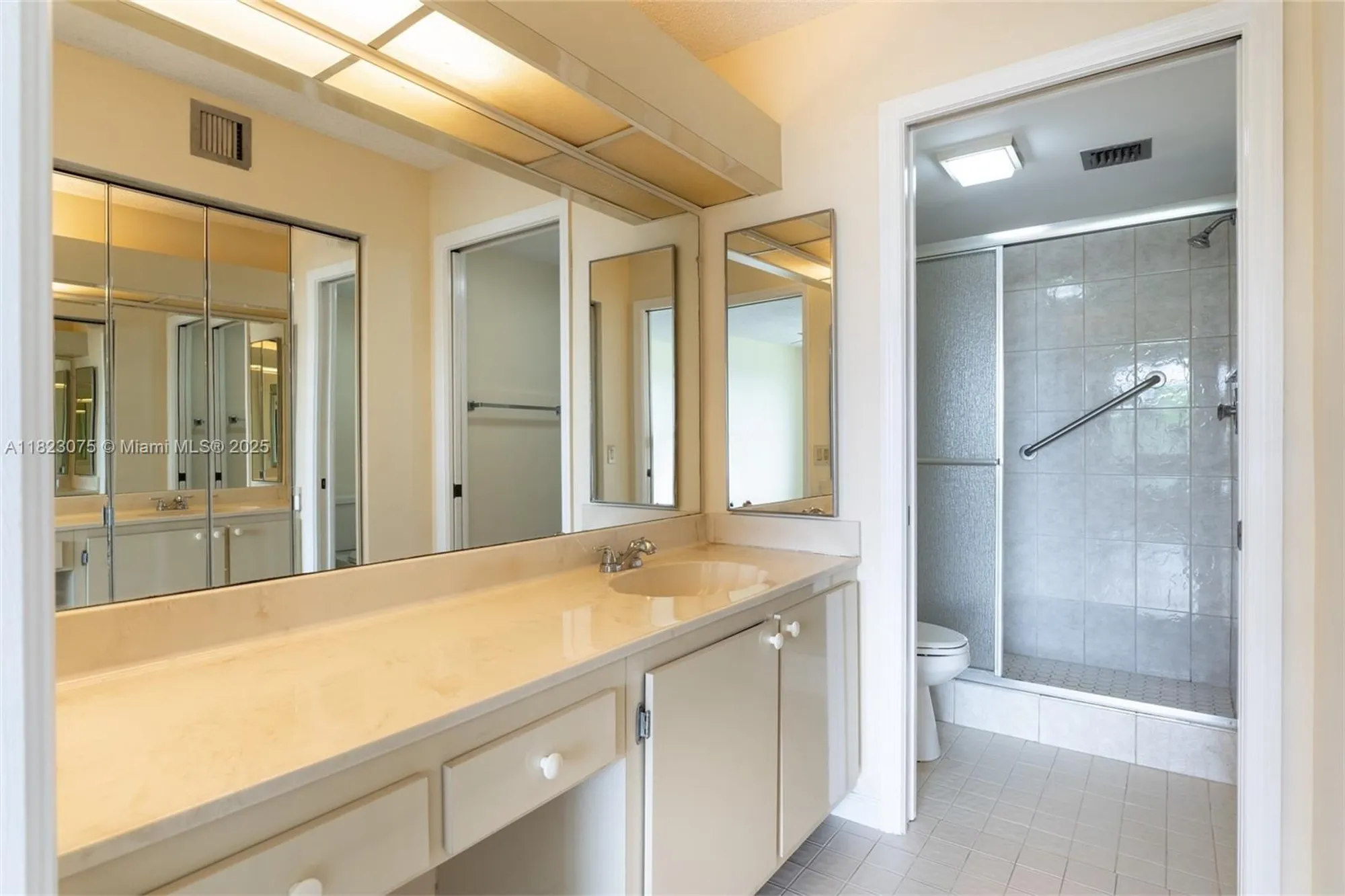 Property Slideshow image 15 of 26 | 9455 n belfort cir 211, Tamarac, FL, 33321