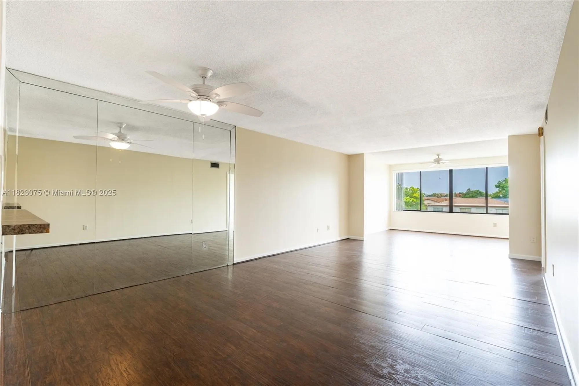 Property Slideshow image 10 of 26 | 9455 n belfort cir 211, Tamarac, FL, 33321