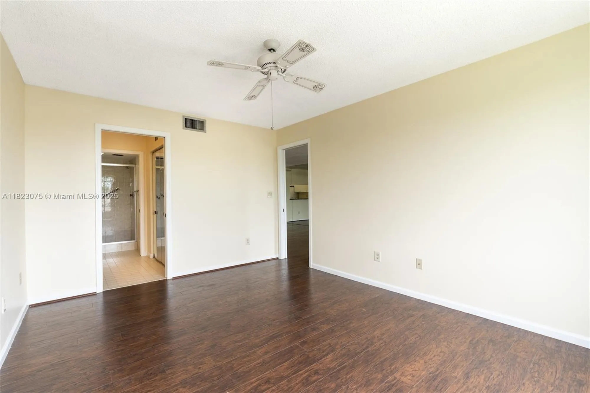 Property Slideshow image 13 of 26 | 9455 n belfort cir 211, Tamarac, FL, 33321