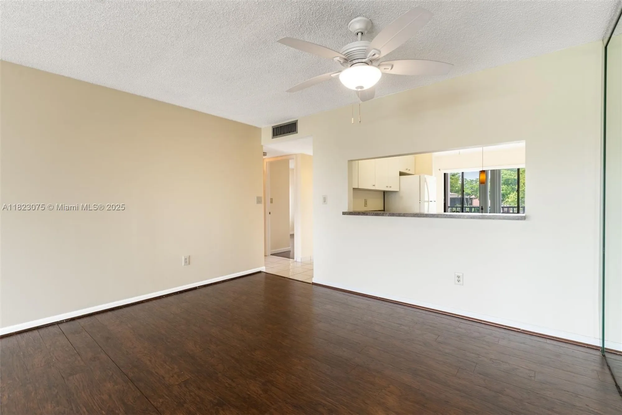 Property Slideshow image 7 of 26 | 9455 n belfort cir 211, Tamarac, FL, 33321