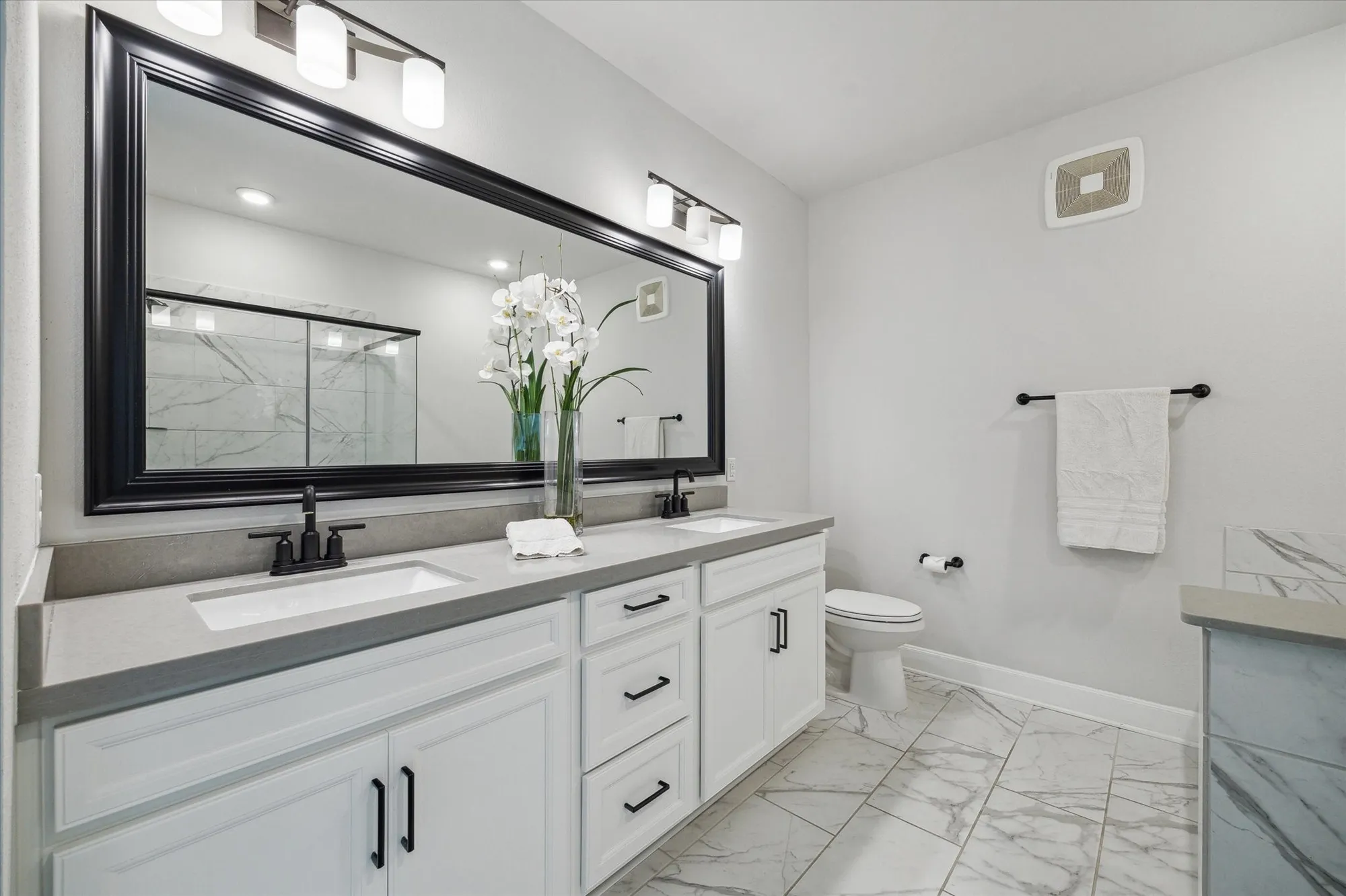 Property Slideshow image 10 of 31 | 6804 westview dr apt 1407, Houston, TX, 77055