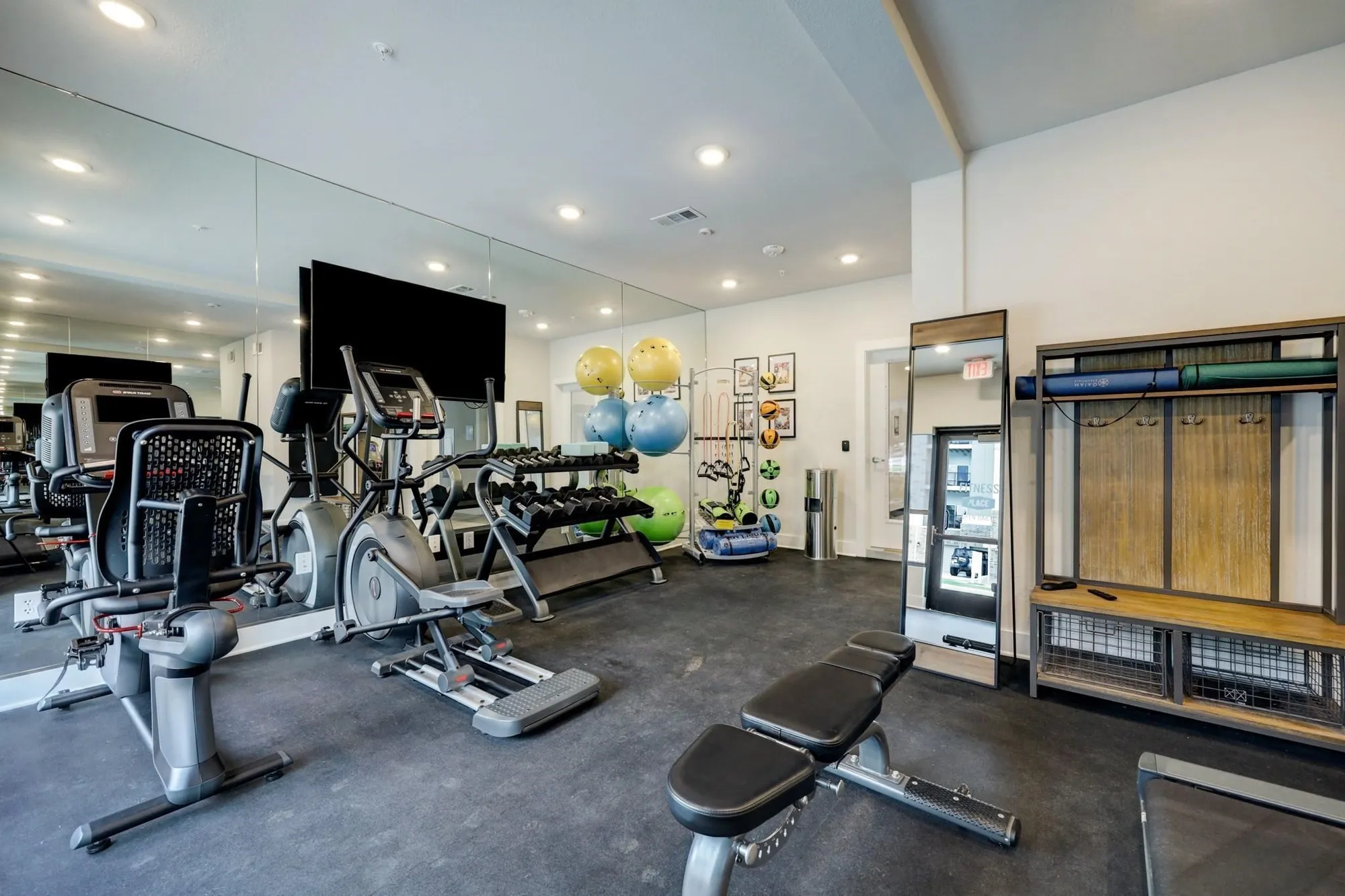 Property Slideshow image 25 of 31 | 6804 westview dr apt 1407, Houston, TX, 77055