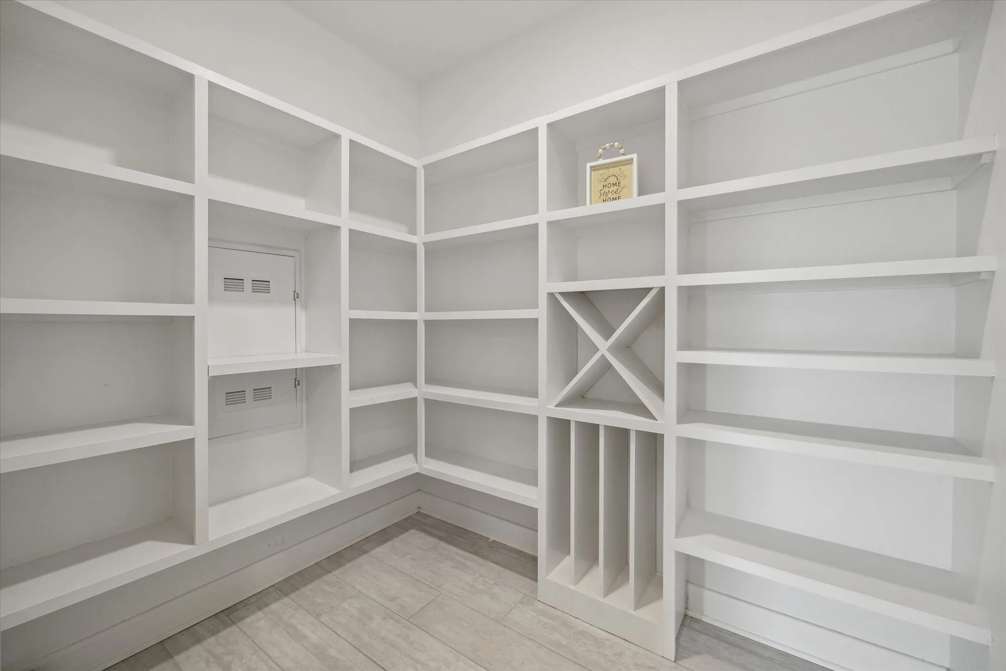 Property Slideshow image 6 of 31 | 6804 westview dr apt 1407, Houston, TX, 77055