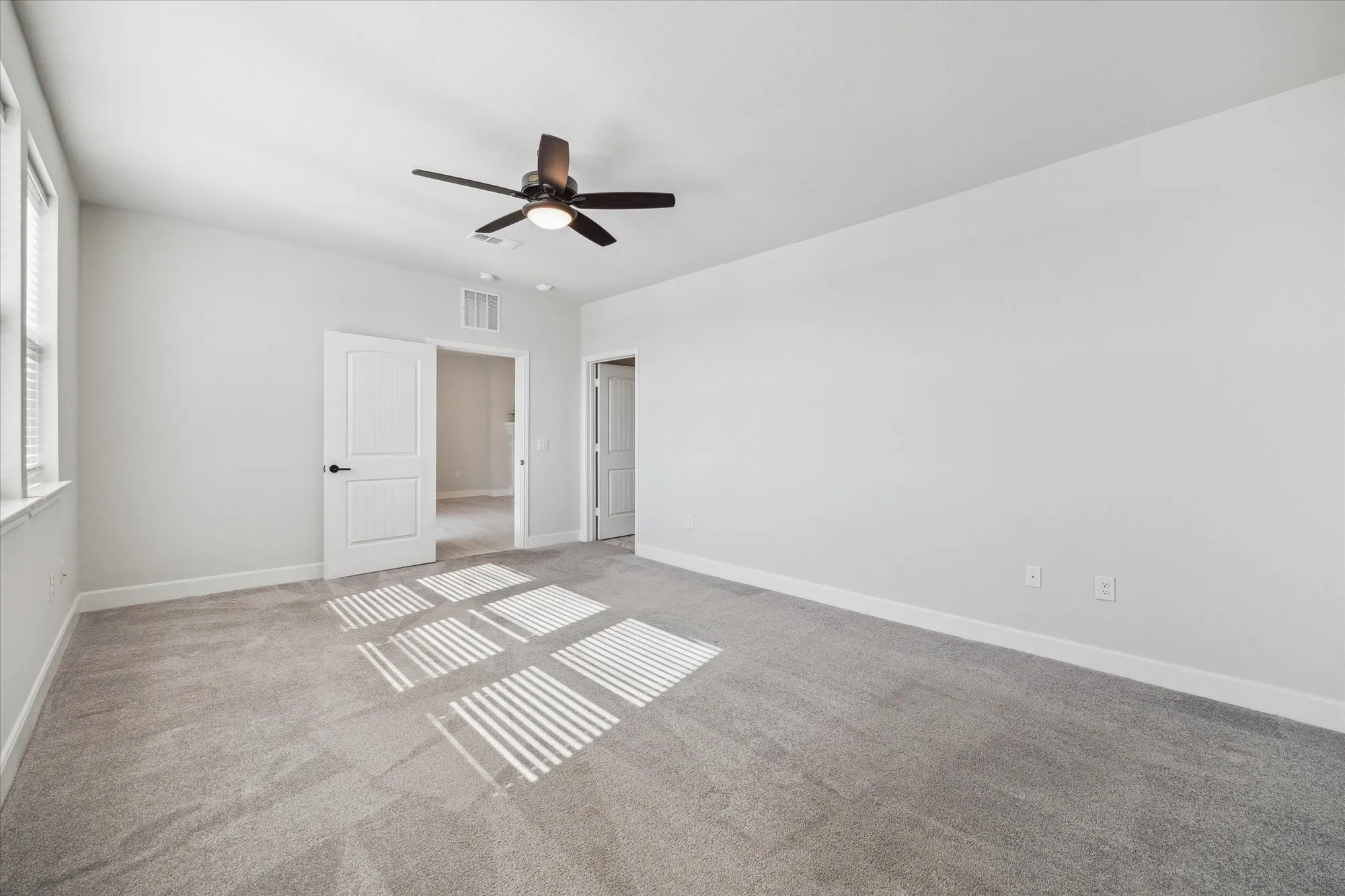 Property Slideshow image 9 of 31 | 6804 westview dr apt 1407, Houston, TX, 77055