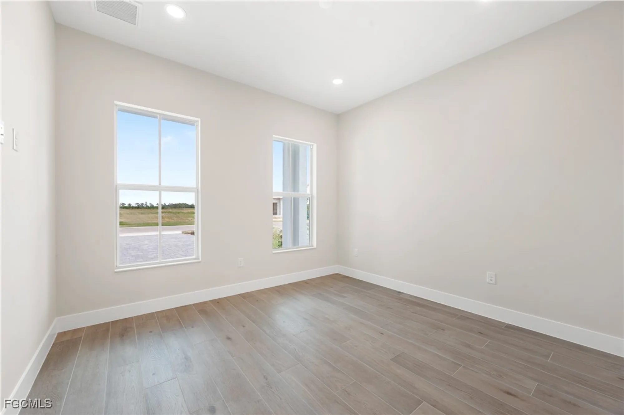 Property Slideshow image 15 of 35 | 44605 little blue heron way, Punta Gorda, FL, 33982