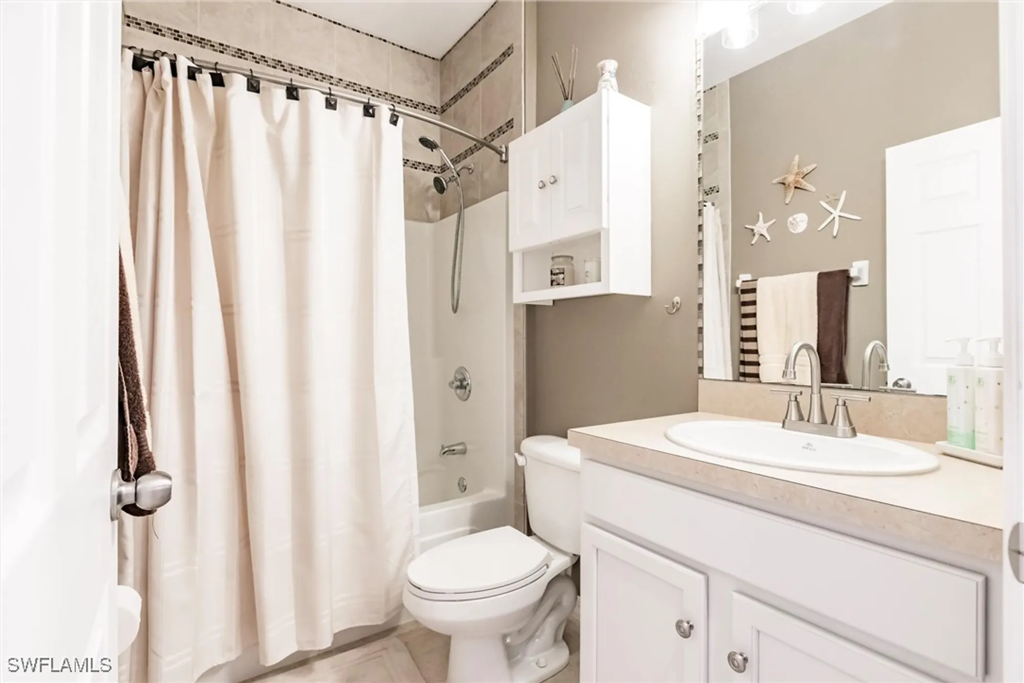 Property Slideshow image 26 of 50 | 3260 magnolia landing ln, North Fort Myers, FL, 33917