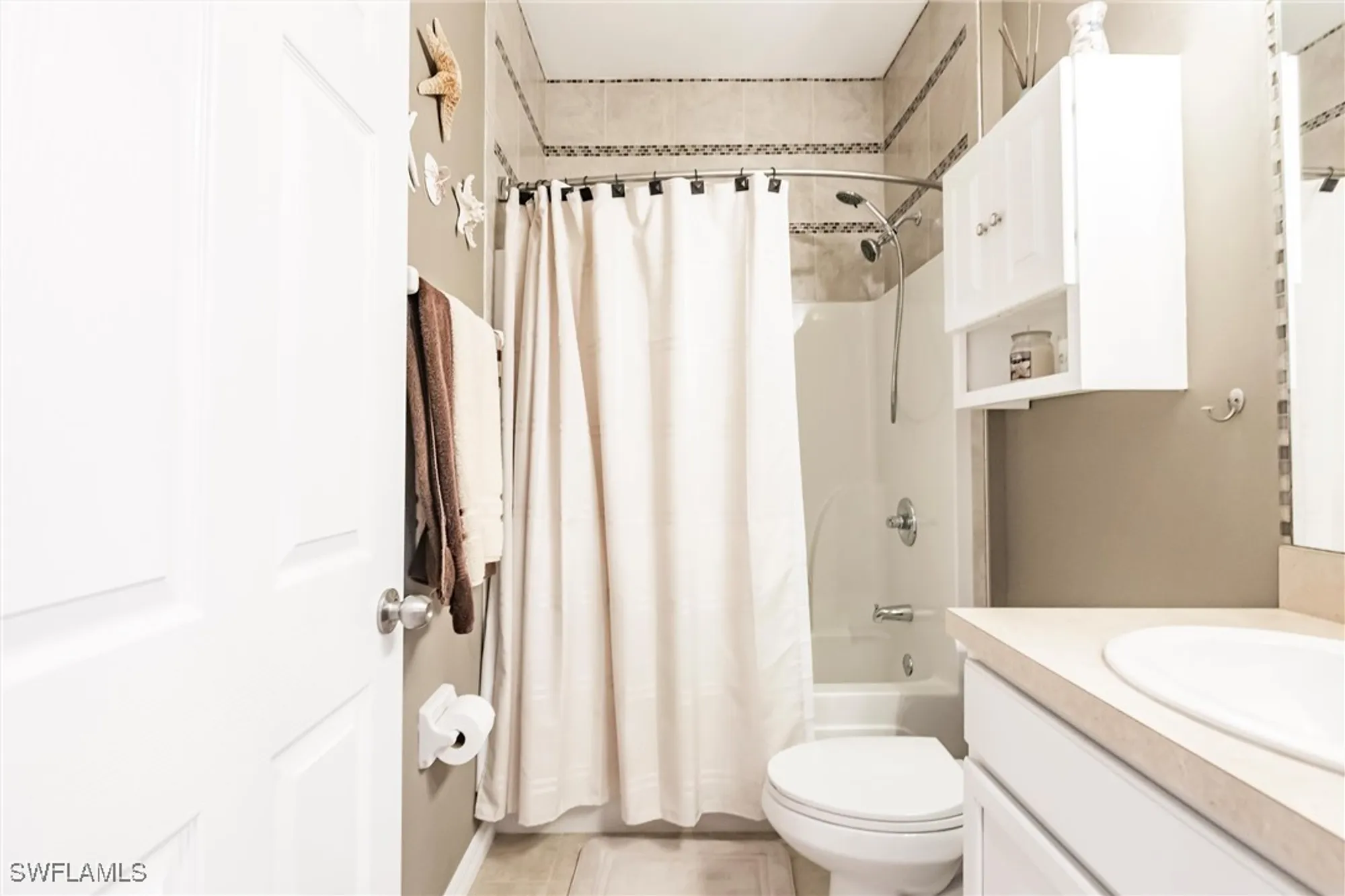 Property Slideshow image 27 of 50 | 3260 magnolia landing ln, North Fort Myers, FL, 33917