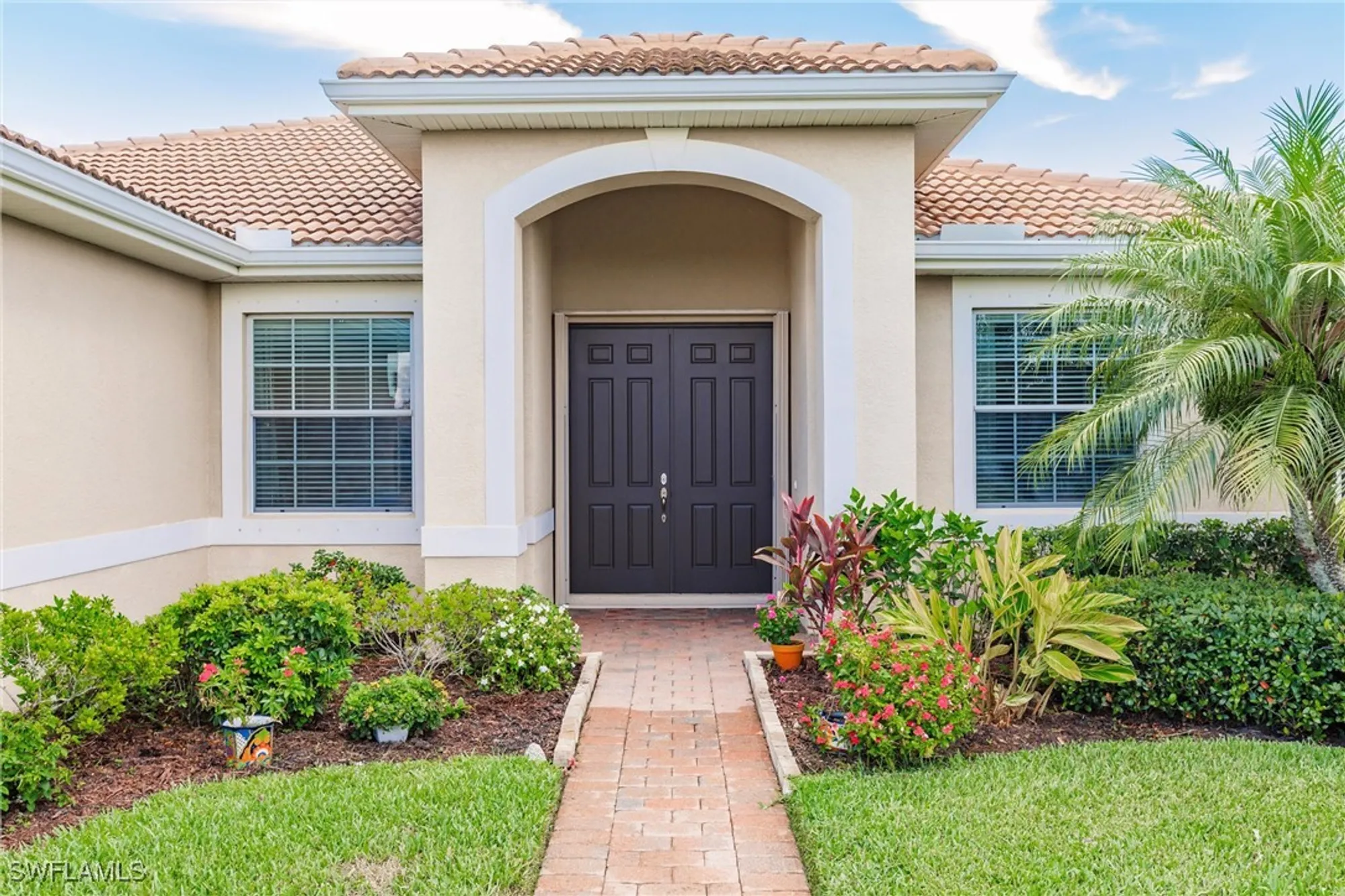 Property Slideshow image 2 of 50 | 3260 magnolia landing ln, North Fort Myers, FL, 33917