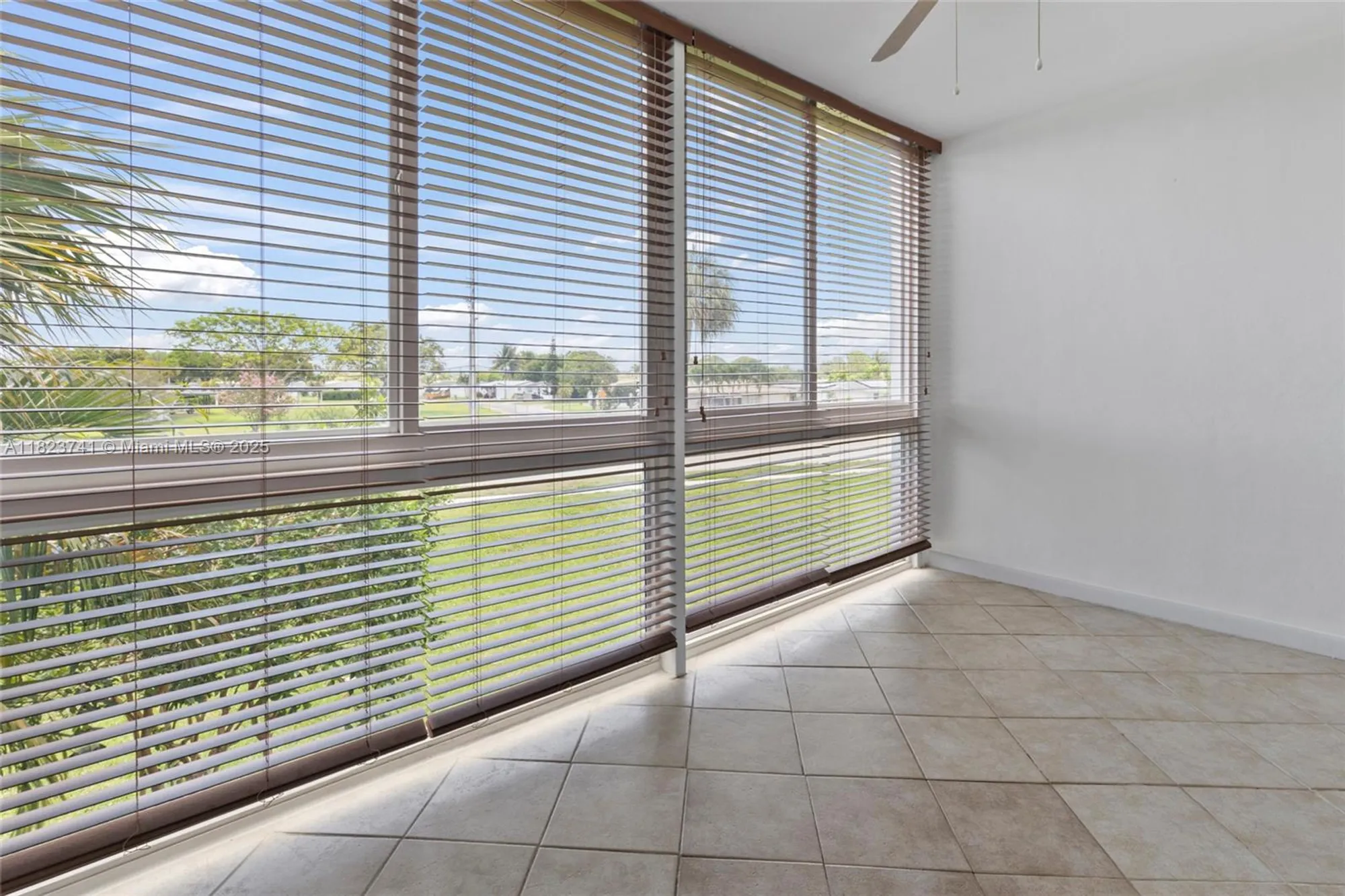 Property Slideshow image 16 of 22 | 7887 golf circle dr 203, Margate, FL, 33063
