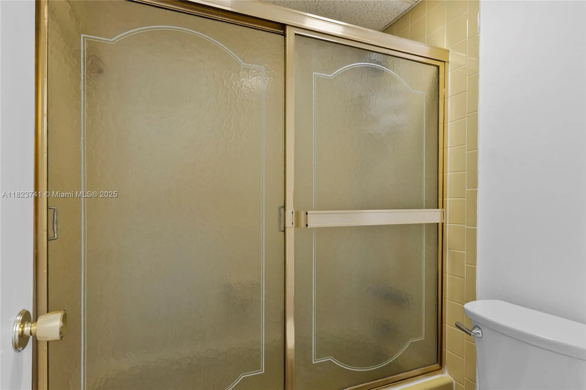 Property Slideshow image 19 of 22 | 7887 golf circle dr 203, Margate, FL, 33063