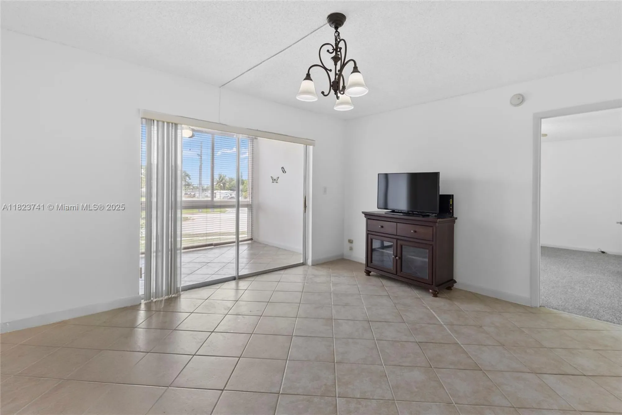 Property Slideshow image 2 of 22 | 7887 golf circle dr 203, Margate, FL, 33063