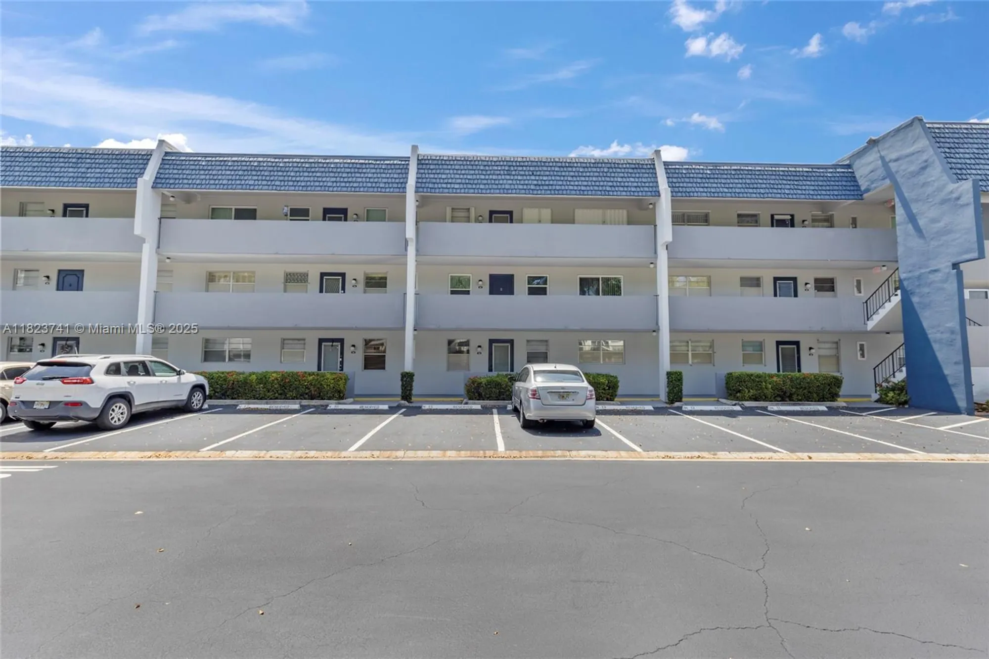 Property Slideshow image 21 of 22 | 7887 golf circle dr 203, Margate, FL, 33063