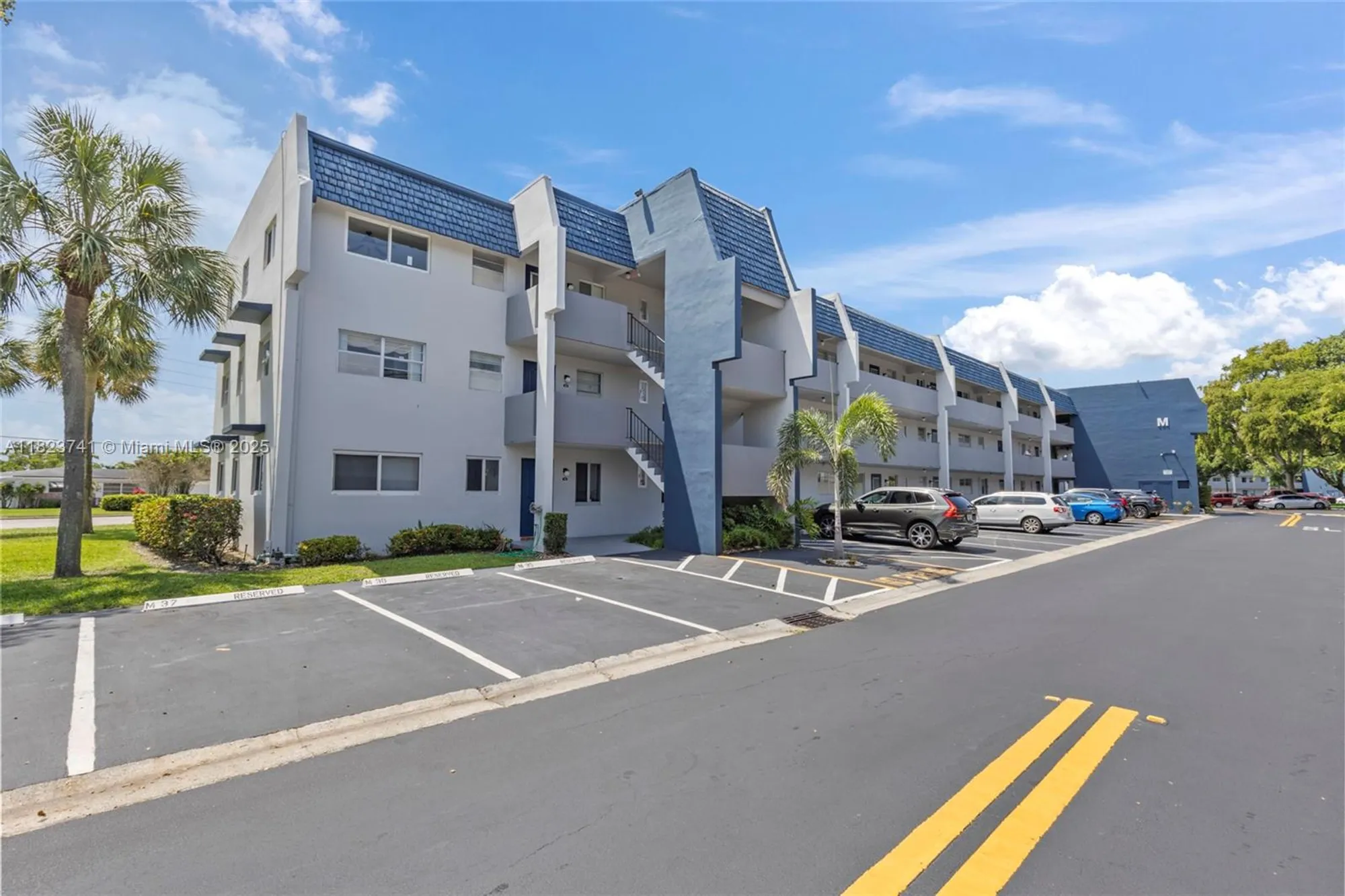 Property Slideshow image 22 of 22 | 7887 golf circle dr 203, Margate, FL, 33063