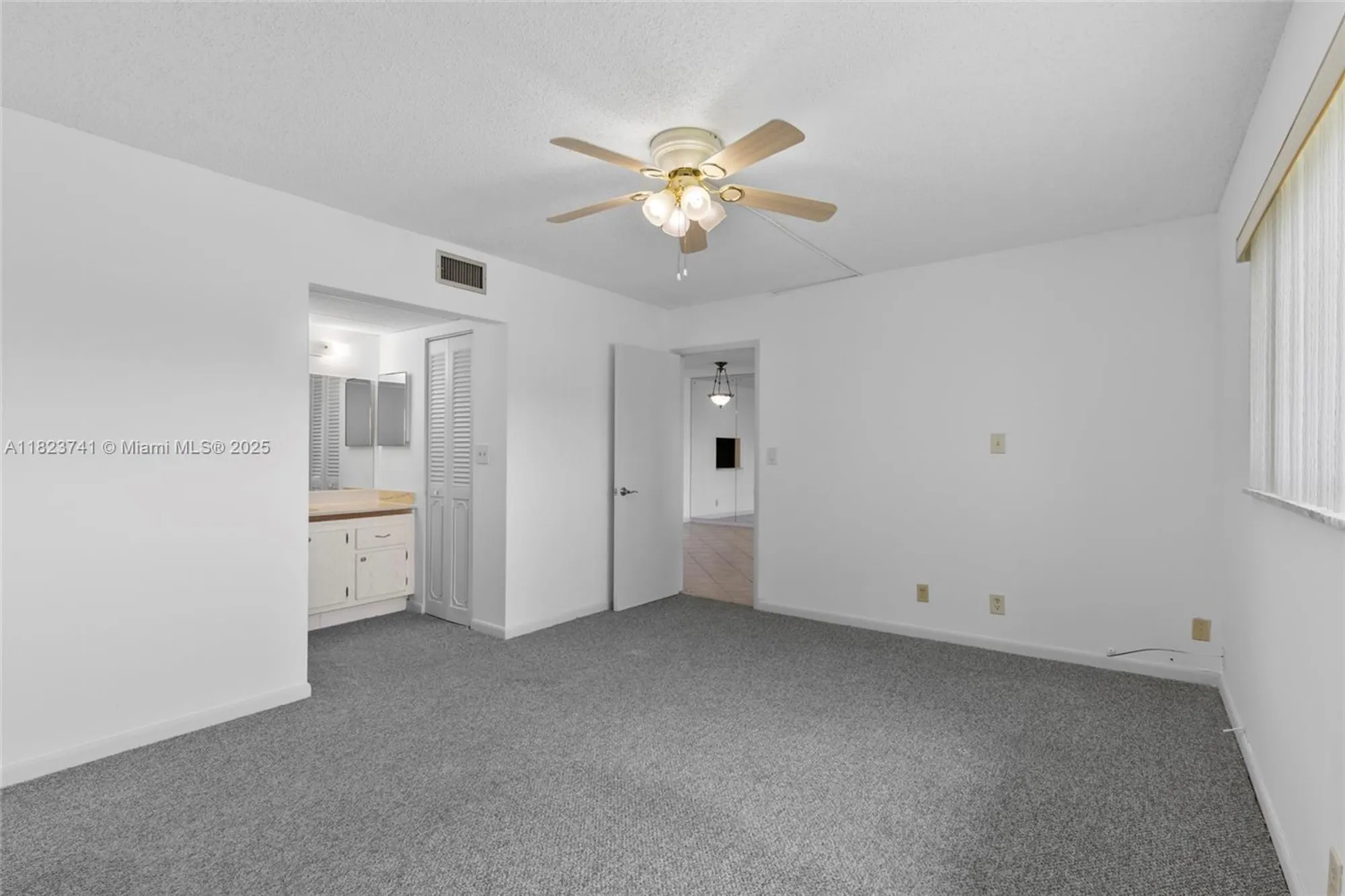 Property Slideshow image 9 of 22 | 7887 golf circle dr 203, Margate, FL, 33063