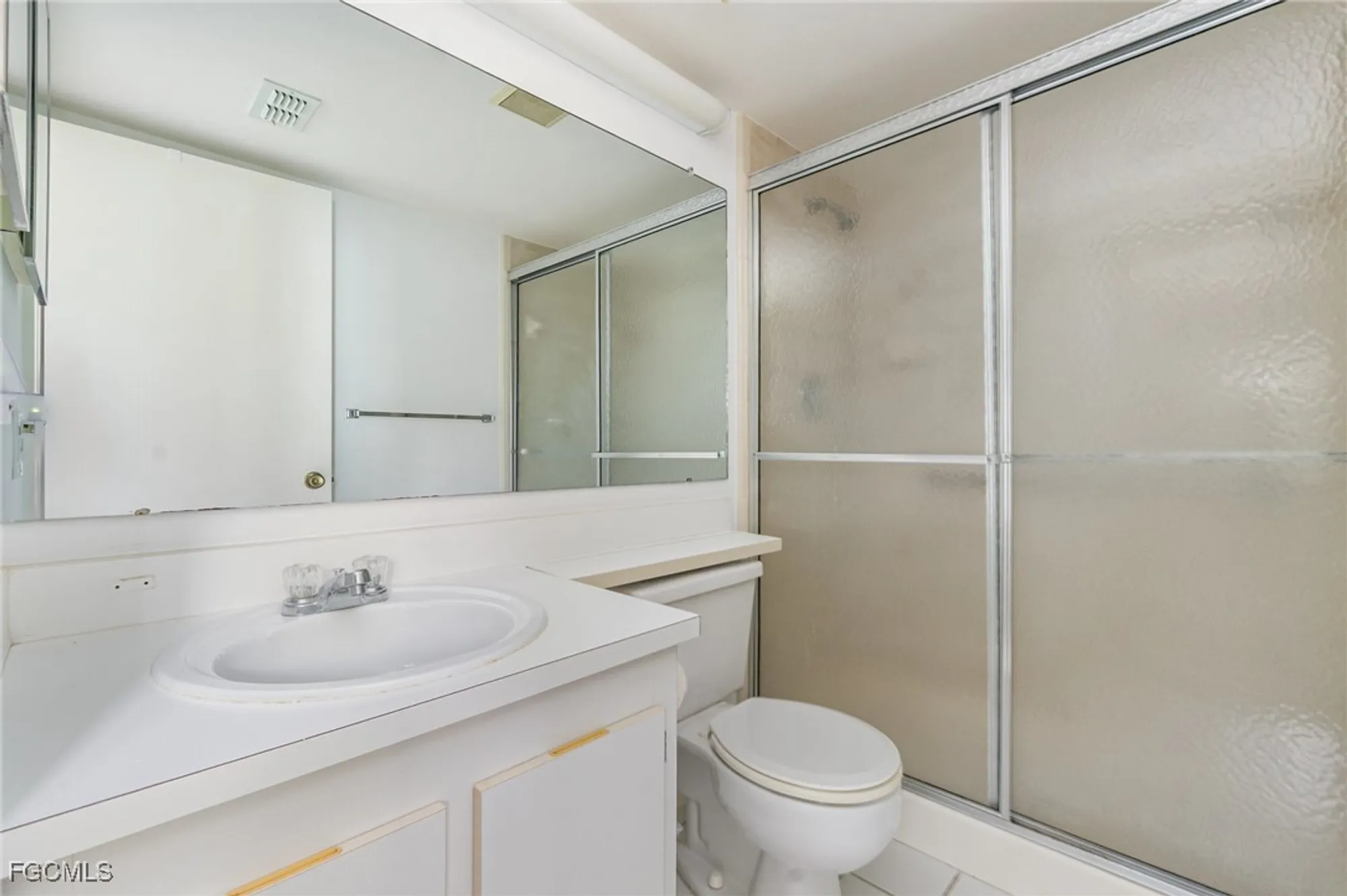 Property Slideshow image 19 of 30 | 9950 sailview ct apt 12, Fort Myers, FL, 33905