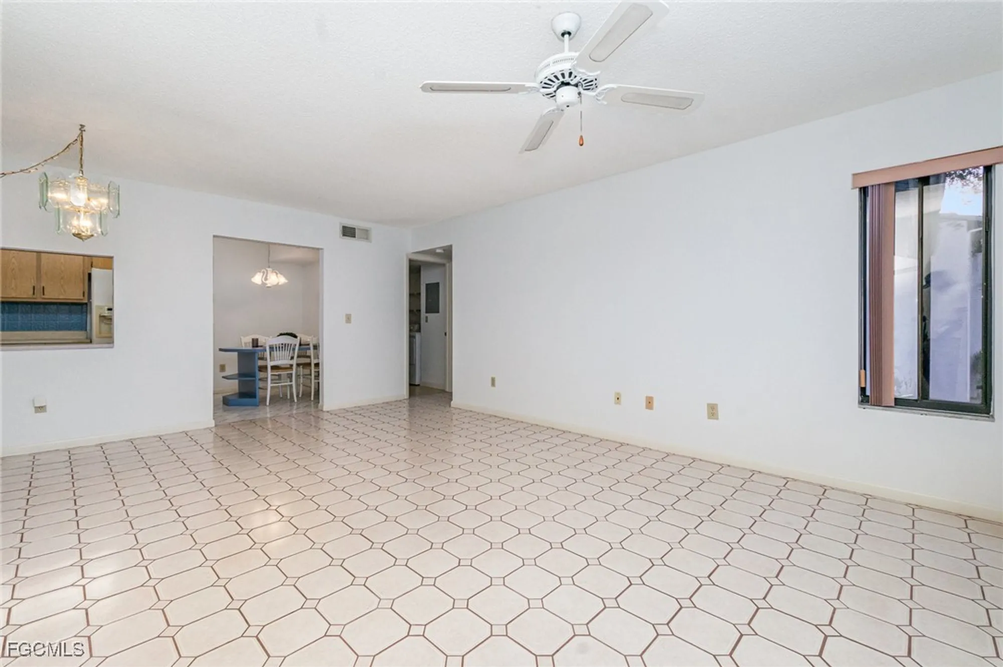 Property Slideshow image 13 of 30 | 9950 sailview ct apt 12, Fort Myers, FL, 33905