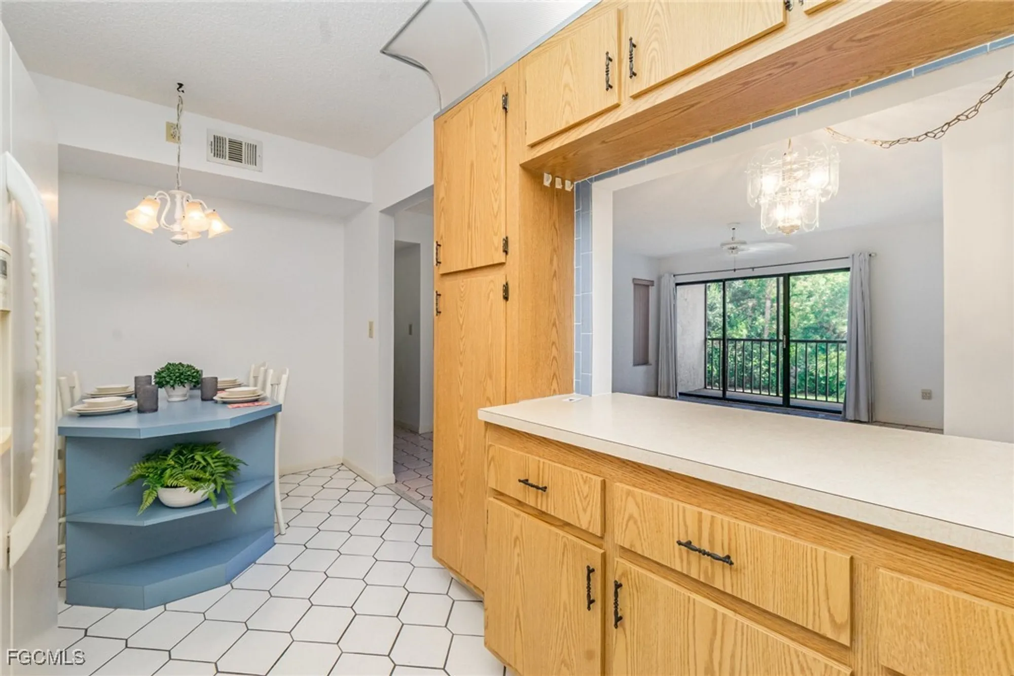 Property Slideshow image 8 of 30 | 9950 sailview ct apt 12, Fort Myers, FL, 33905