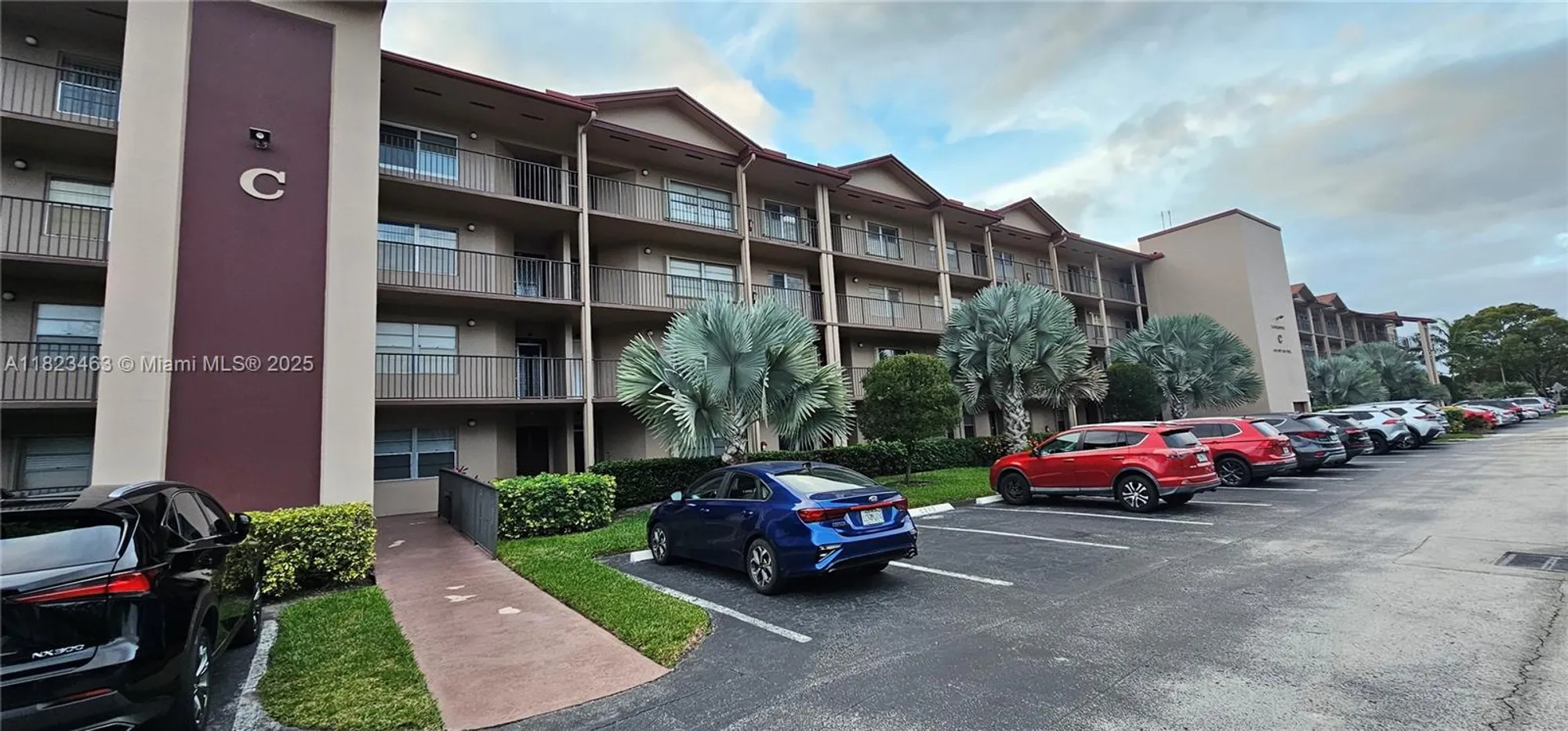 Property Slideshow image 9 of 22 | 100 sw 130th ter 309c, Pembroke Pines, FL, 33027