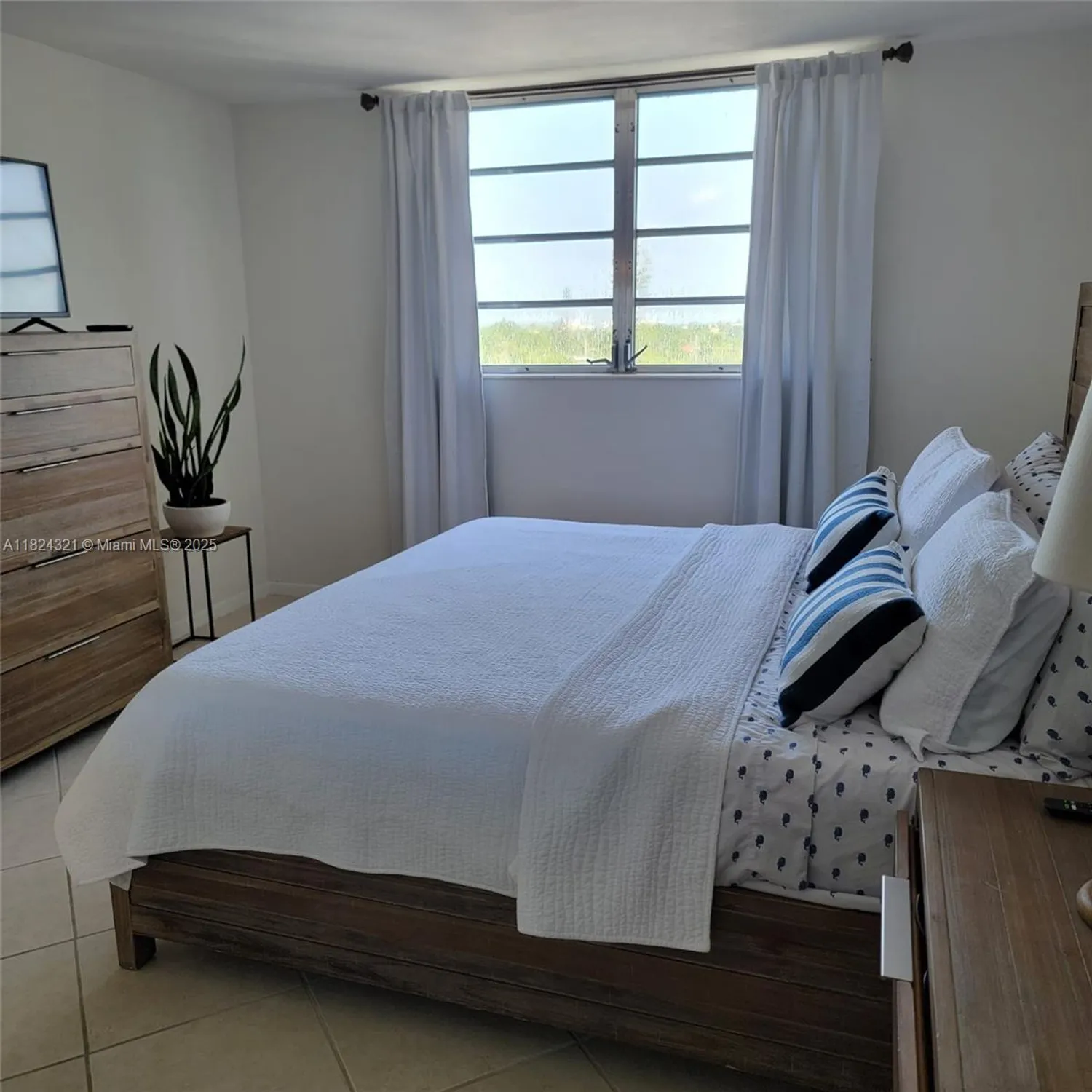 Property Slideshow image 12 of 23 | 2731 ne 14th street cswy apt 636, Pompano Beach, FL, 33062