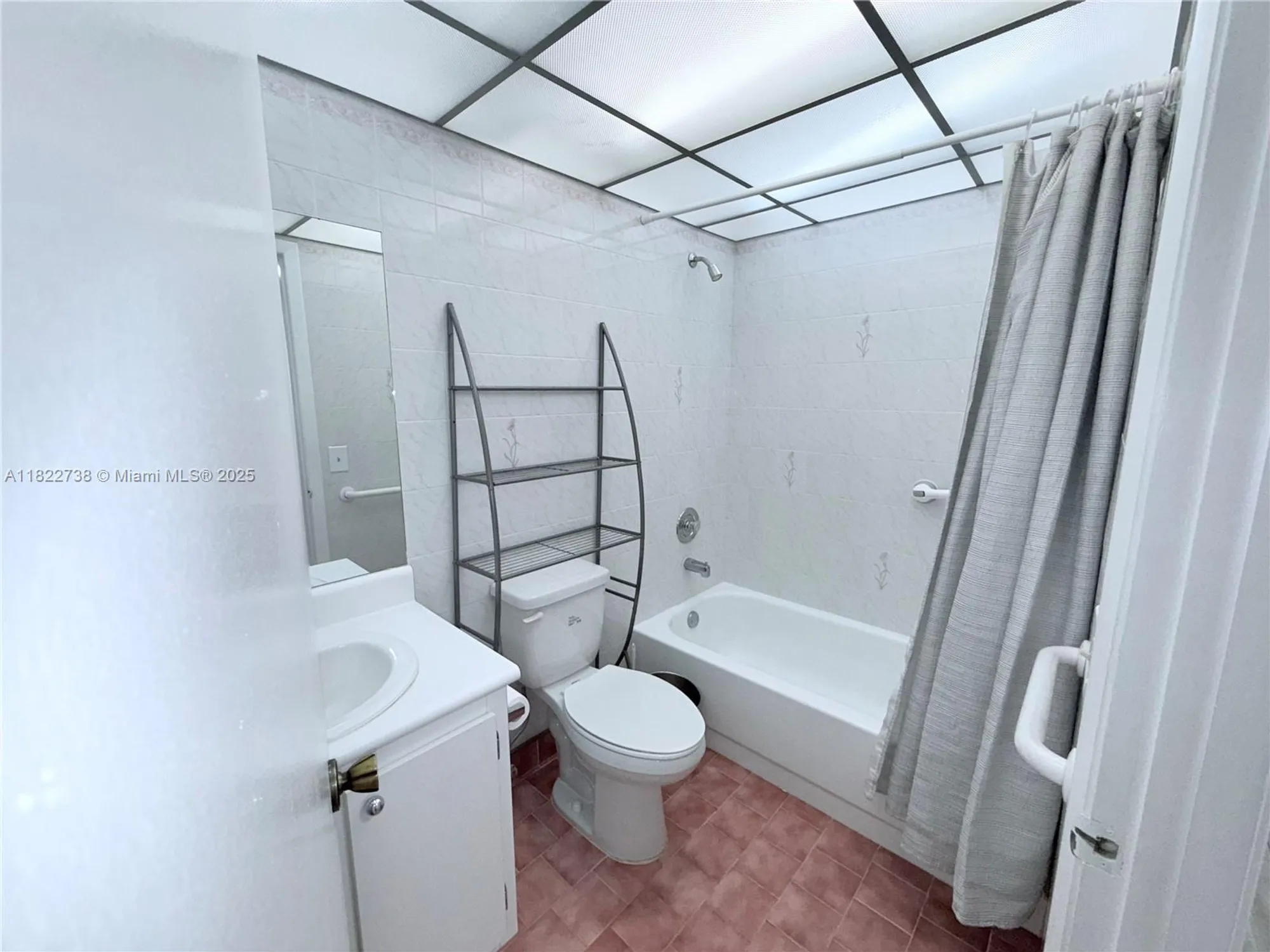 Property Slideshow image 18 of 24 | 9352 s belfort cir 109, Tamarac, FL, 33321