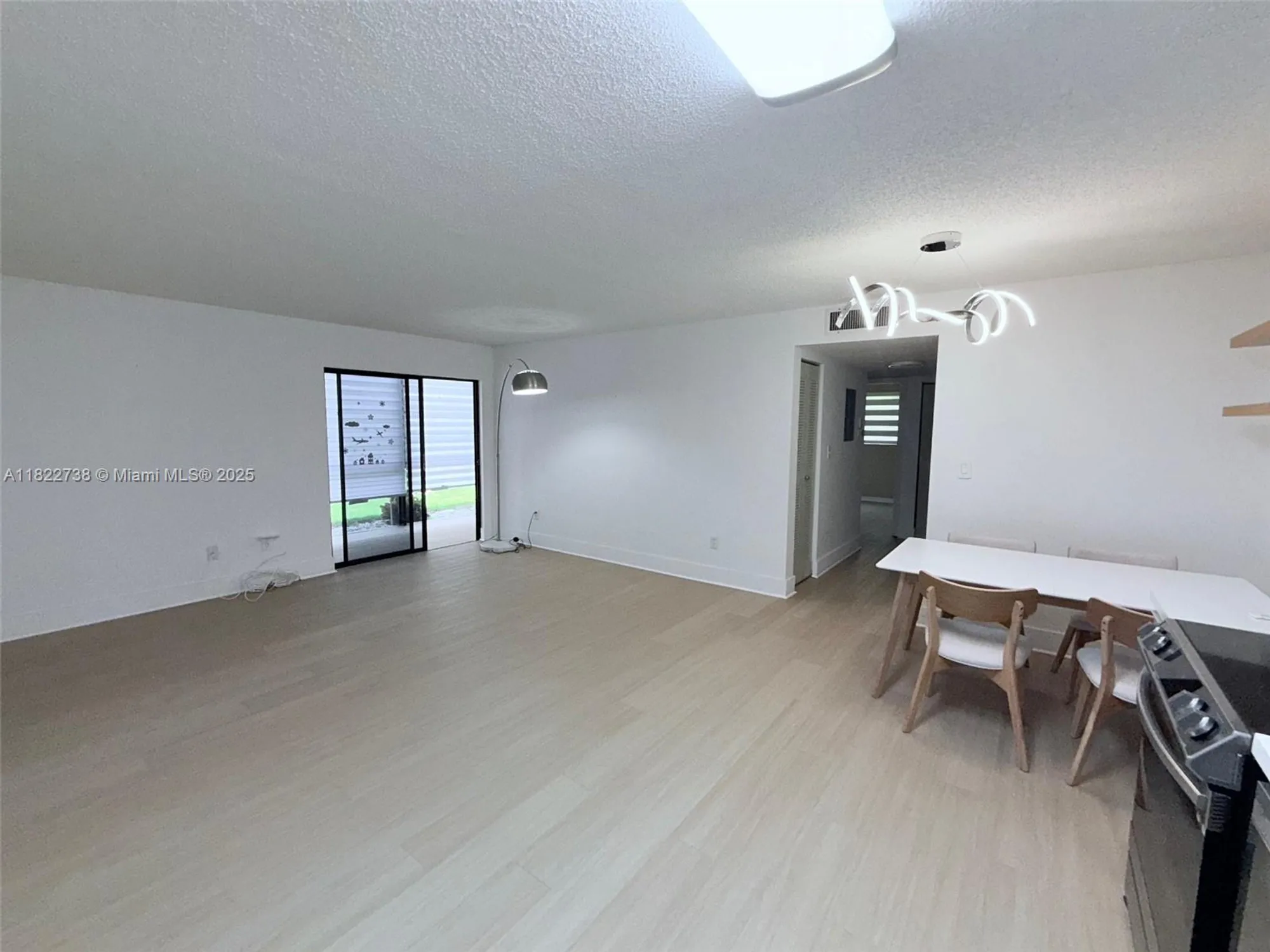 Property Slideshow image 2 of 24 | 9352 s belfort cir 109, Tamarac, FL, 33321