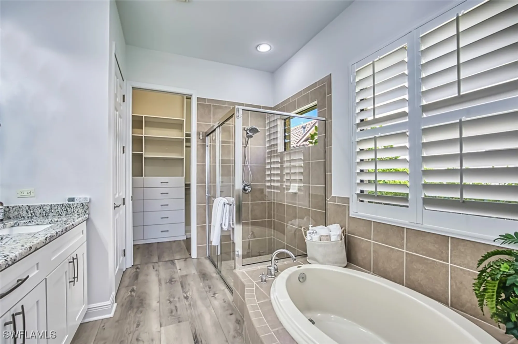 Property Slideshow image 23 of 45 | 13461 sabal pointe dr, Fort Myers, FL, 33905
