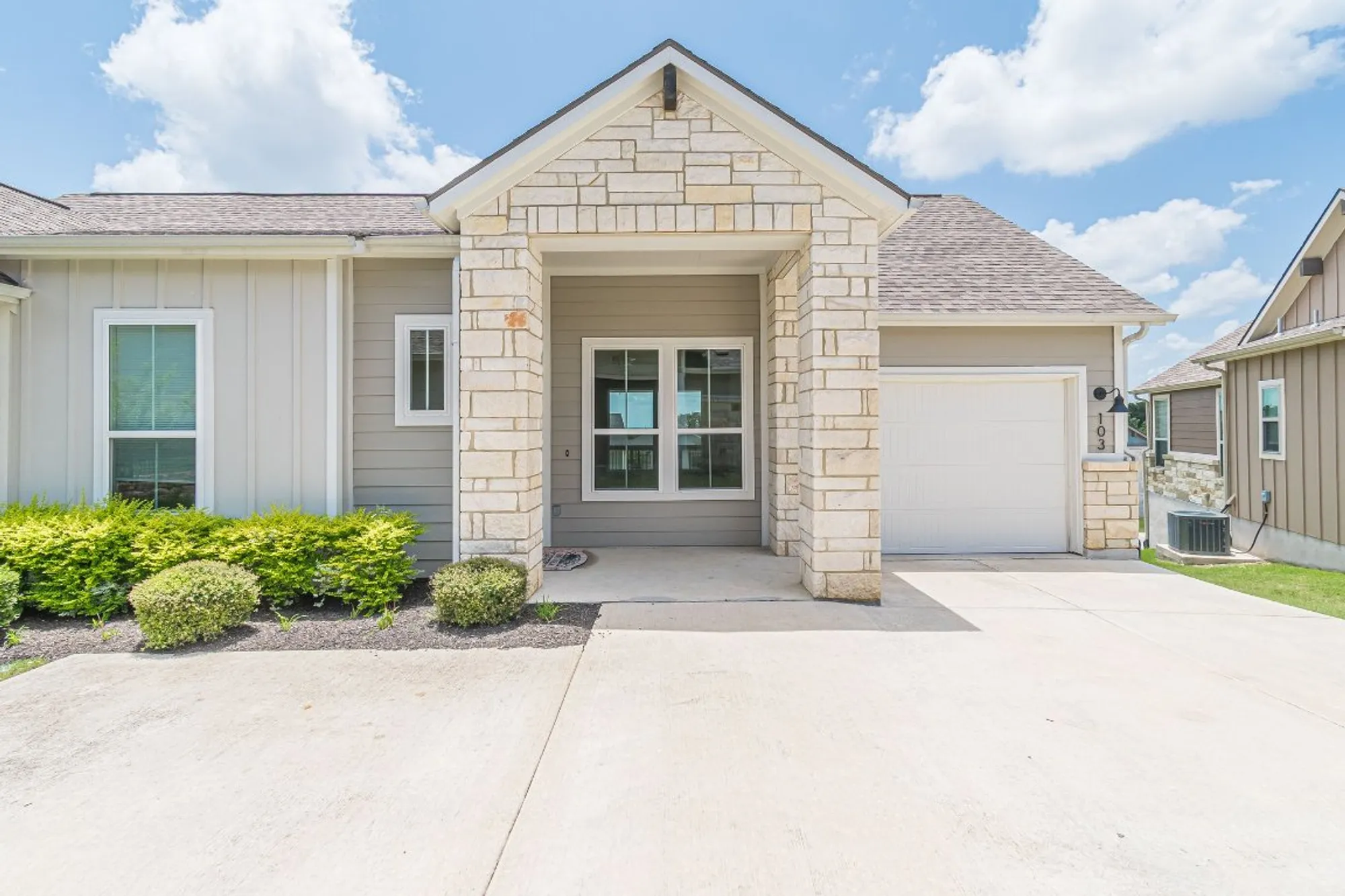 Property Slideshow image 2 of 39 | 116 mulligan dr unit 103, San Marcos, TX, 78666