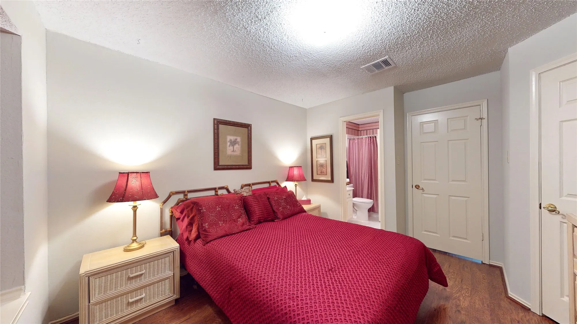 Property Slideshow image 18 of 28 | 3011 flower field ln, Pearland, TX, 77584