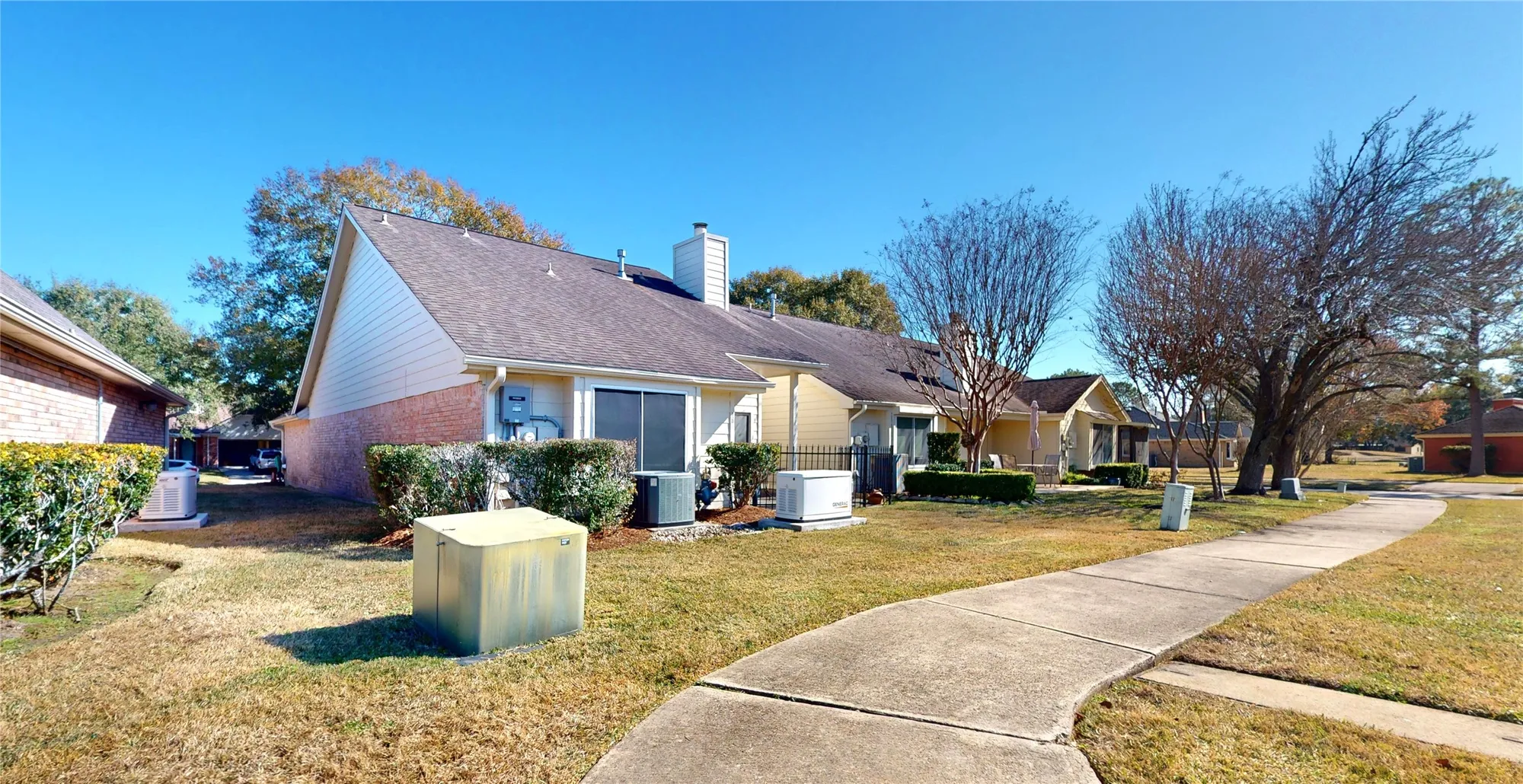 Property Slideshow image 24 of 28 | 3011 flower field ln, Pearland, TX, 77584